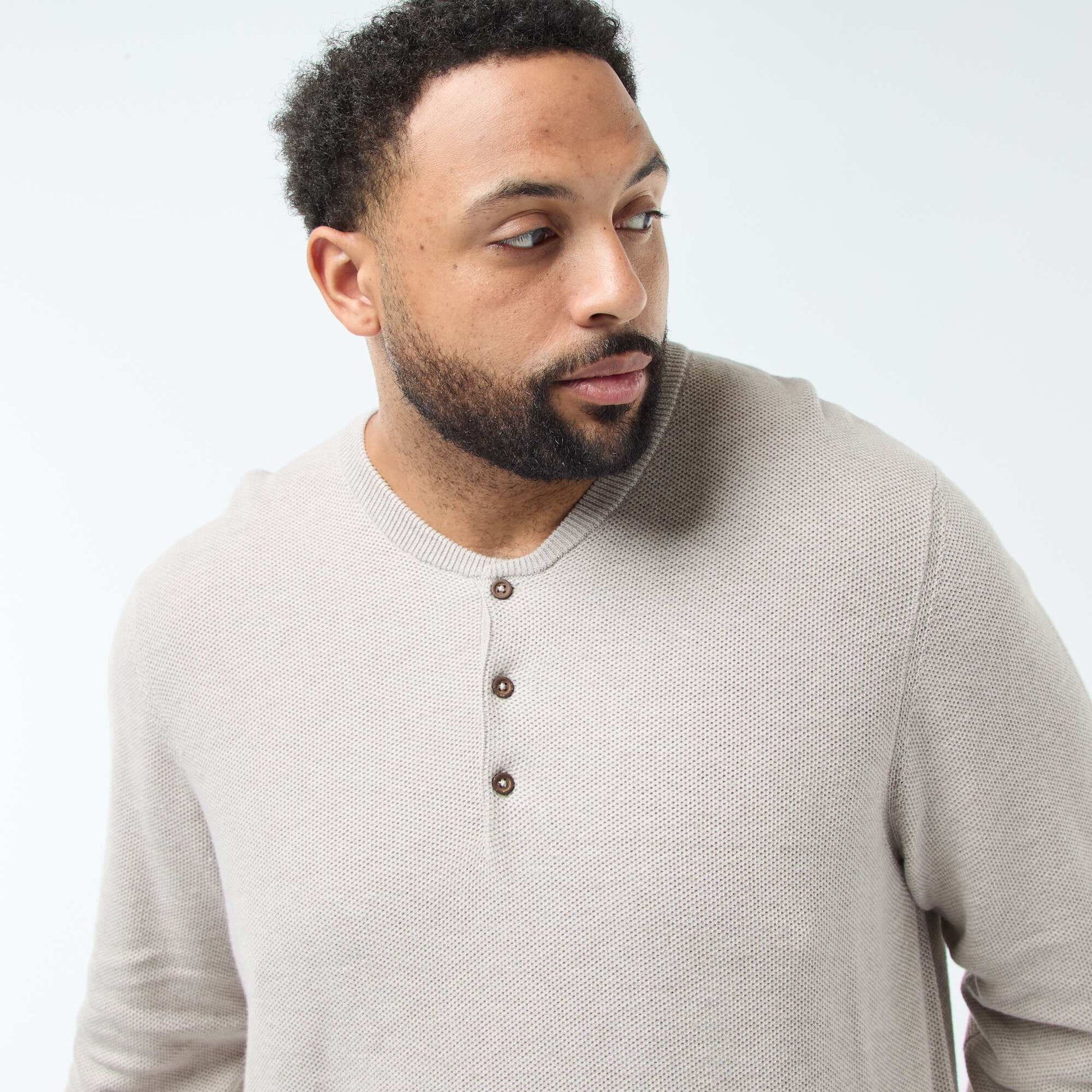 Pull en maille piquée avec col rond boutonné BEIGE