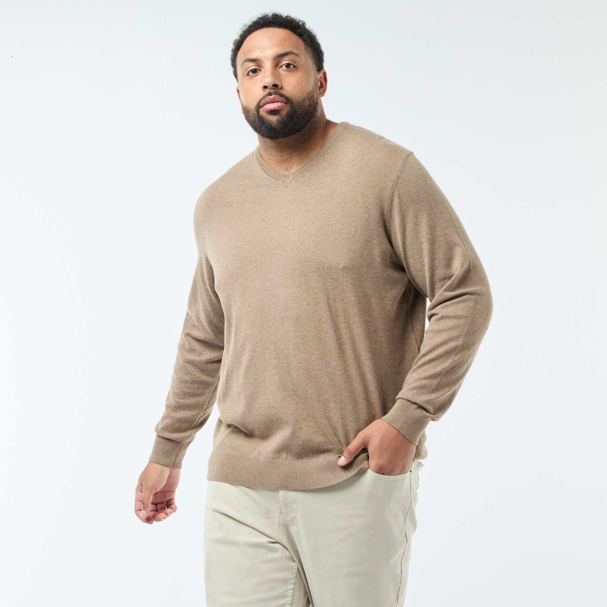 Pull col V en maille fine jauge TAUPE
