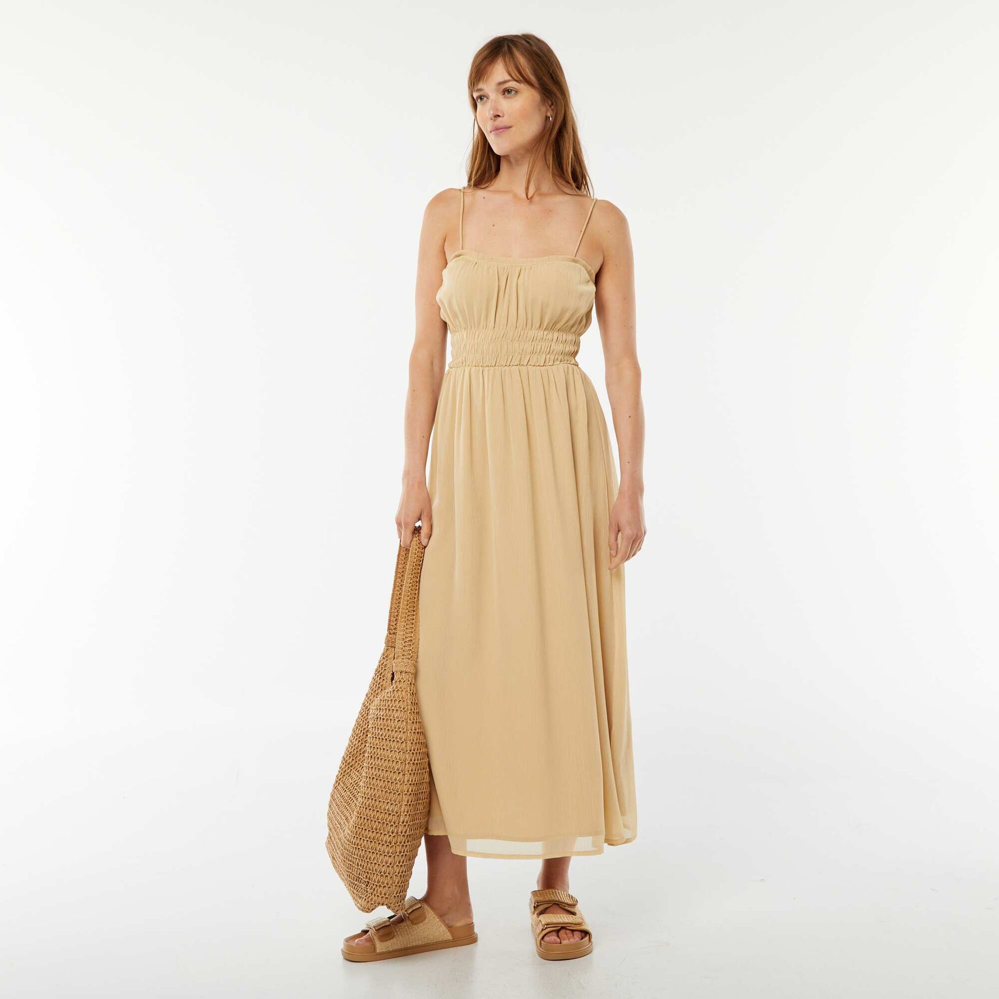 Robe midi smockée à fines bretelles BEIGE