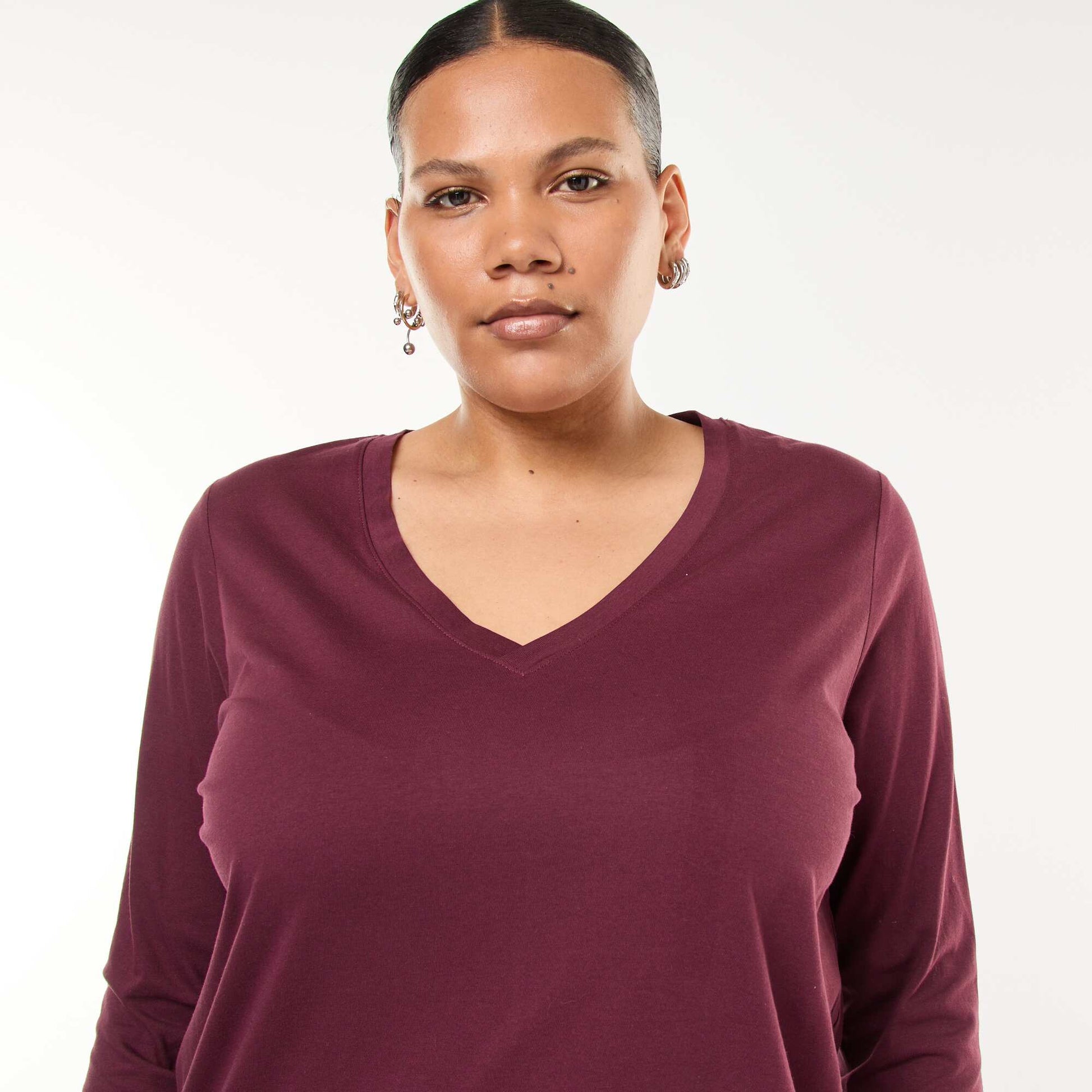 Tee-shirt en jersey avec col V et manches courtes ROUGE