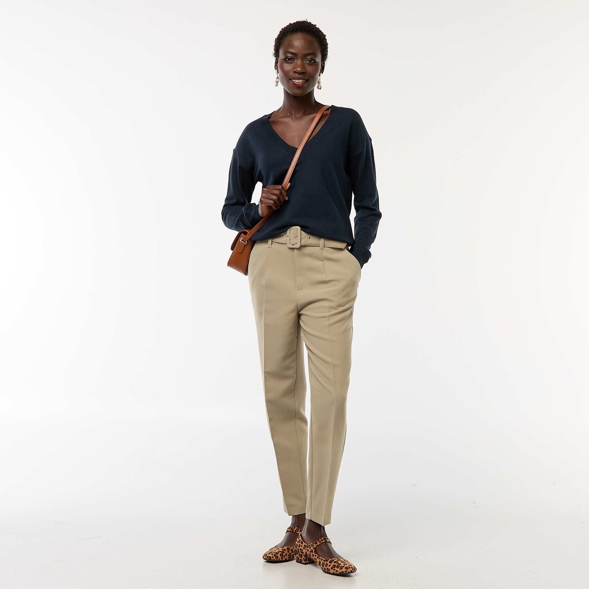 Pantalon carotte fluide avec ceinture à boucle VERT