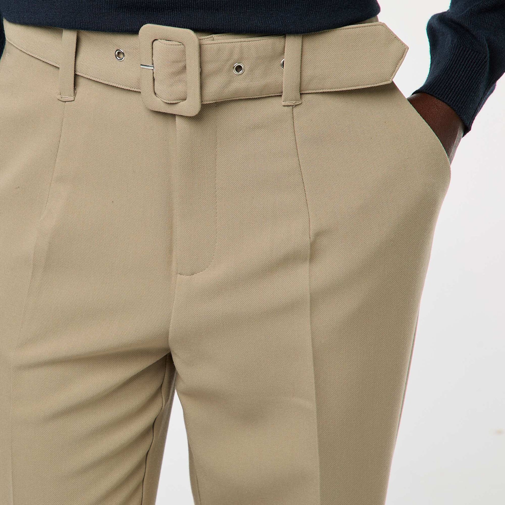 Pantalon carotte fluide avec ceinture à boucle VERT