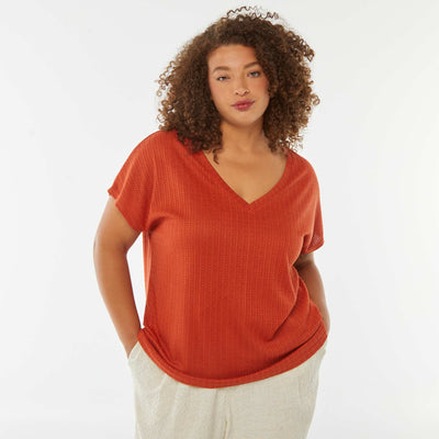 T-shirt en maille gaufrée et ajourée à manches courtes ROUGE
