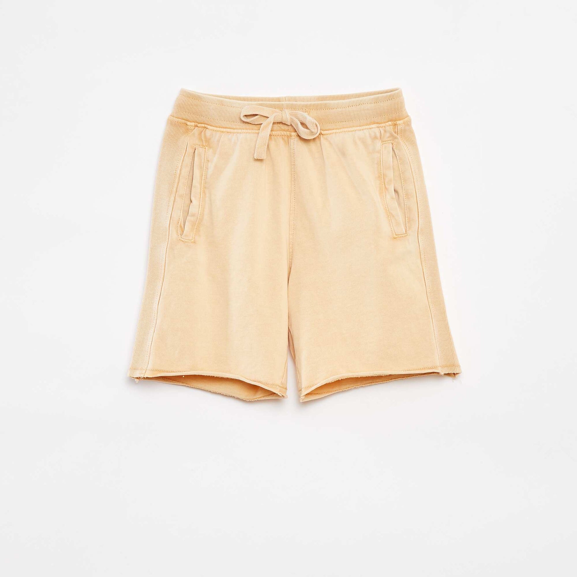 Short uni avec effet délavé BEIGE