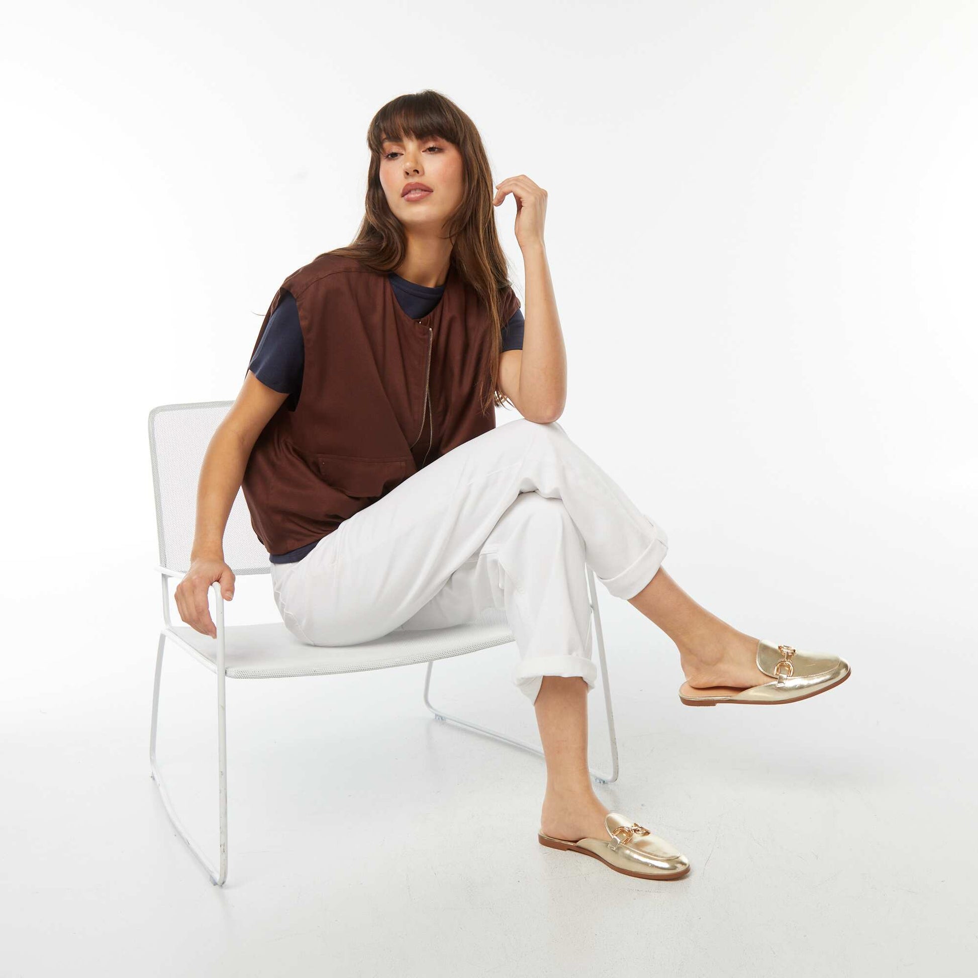 Veste sans manches satinée et zippée MARRON