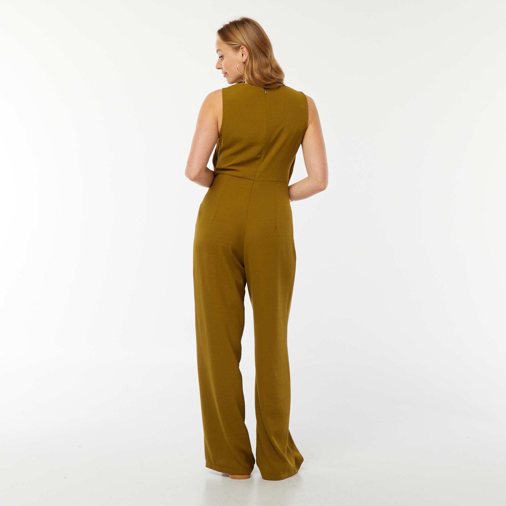 Combinaison pantalon sans manches avec ouverture fantaisie à l'avant VERT