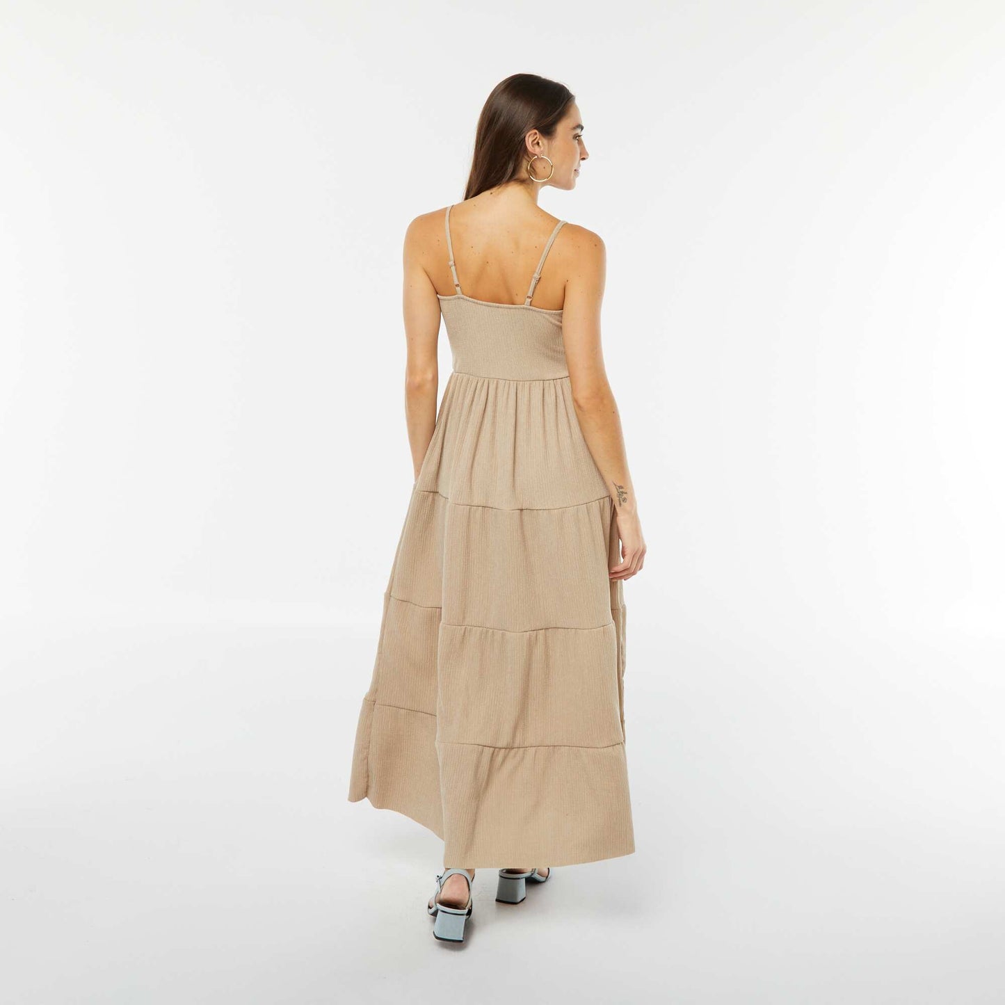 Robe longue à étages avec fines bretelles BEIGE