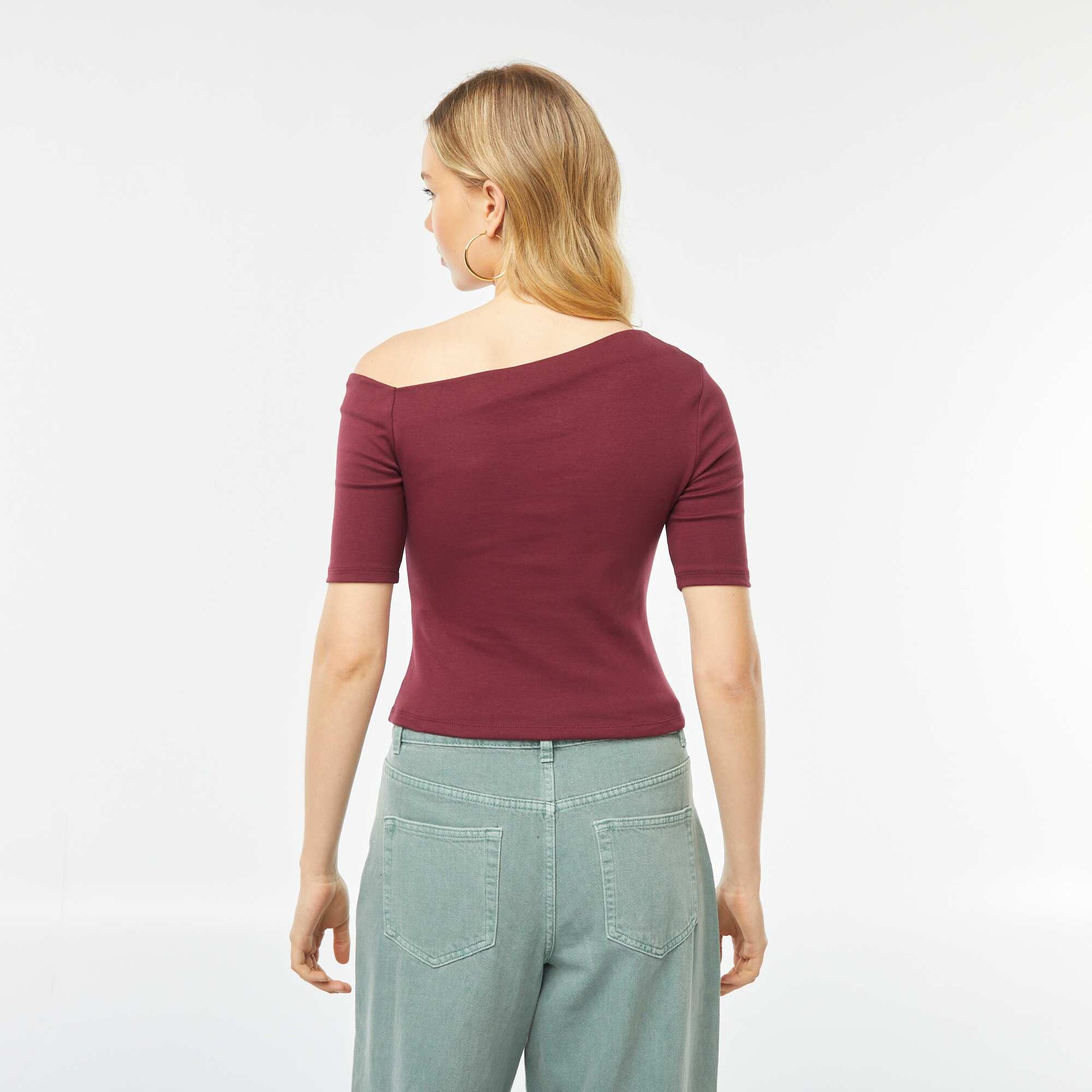 T-shirt asymétrique uni à manches courtes ROUGE