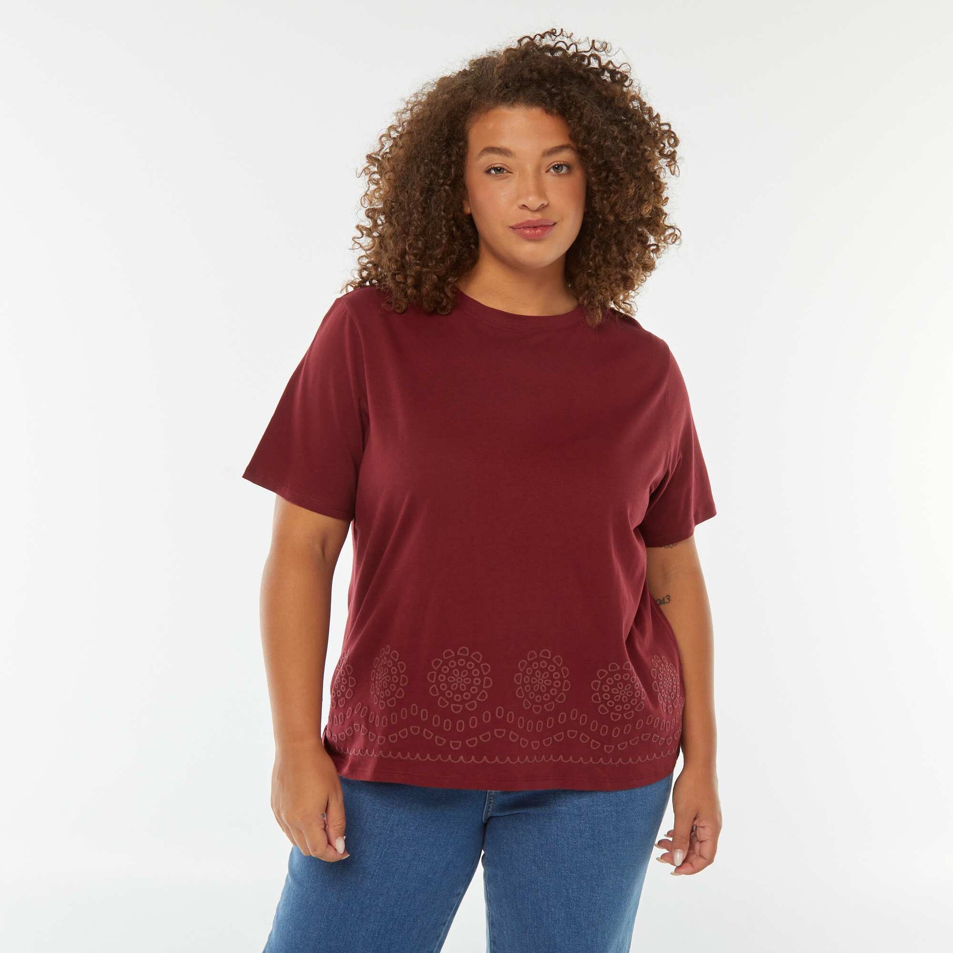 T-shirt en jersey avec broderie à la base ROUGE