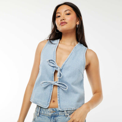 Gilet denim sans manches ouverture nouée TRIPLE STONE