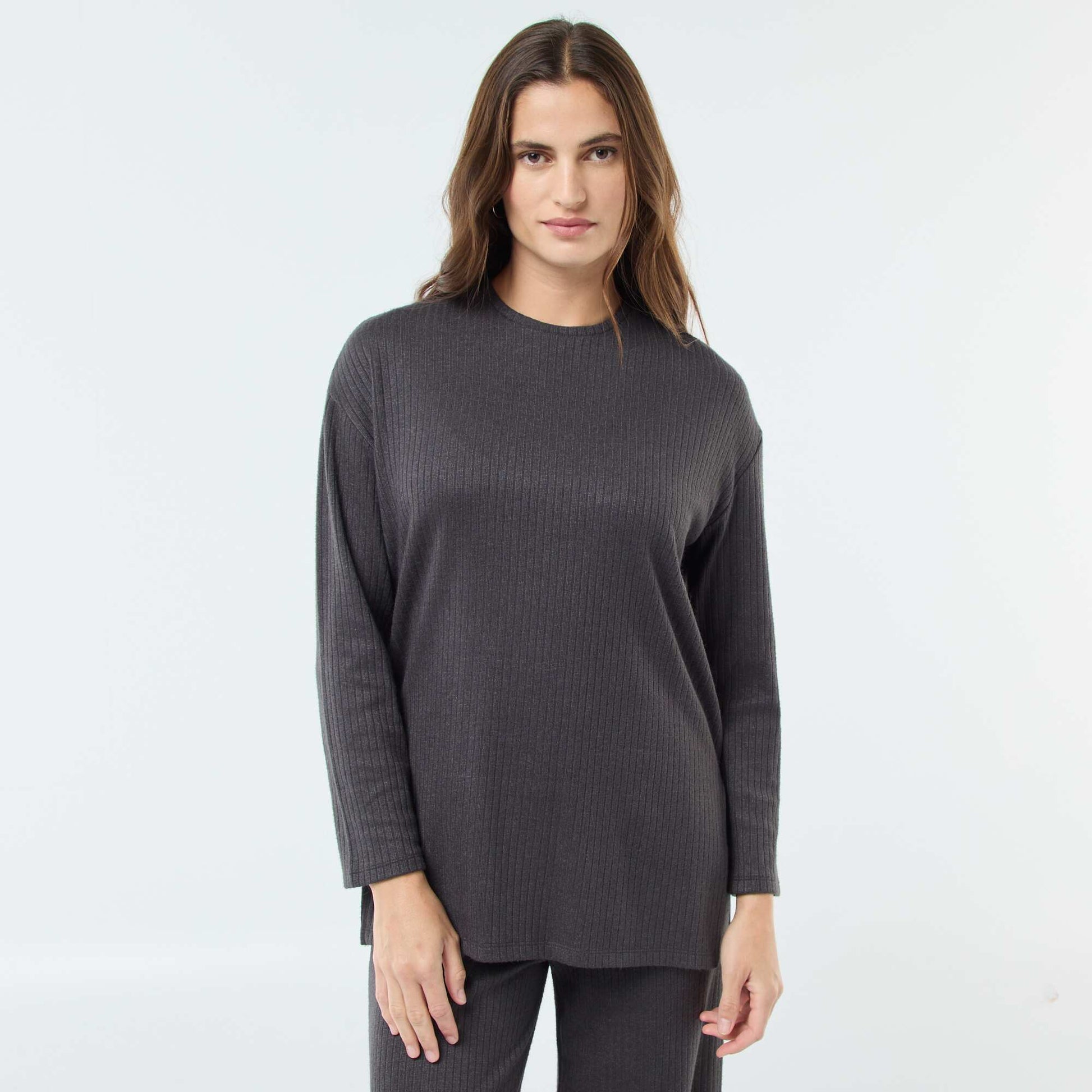 Pull en maille côtelée forme rallongée GRIS