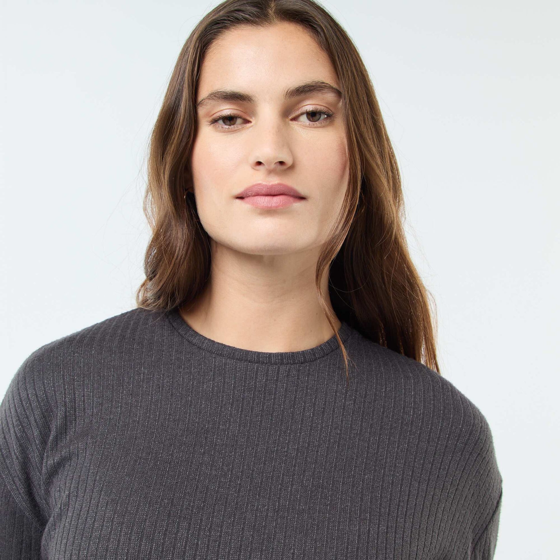 Pull en maille côtelée forme rallongée GRIS
