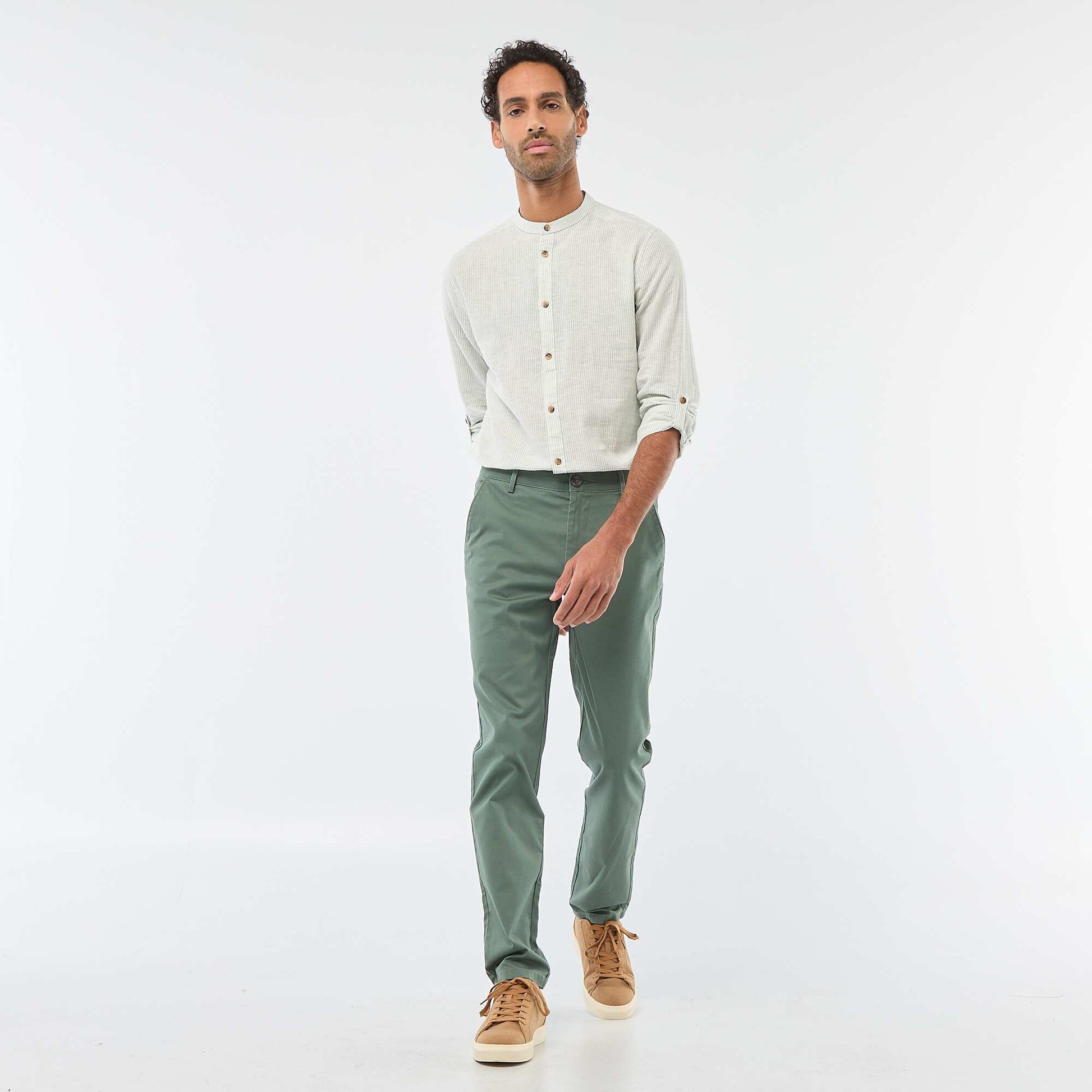 Chemise unie en lin mélangé et avec manches longues retroussables VERT