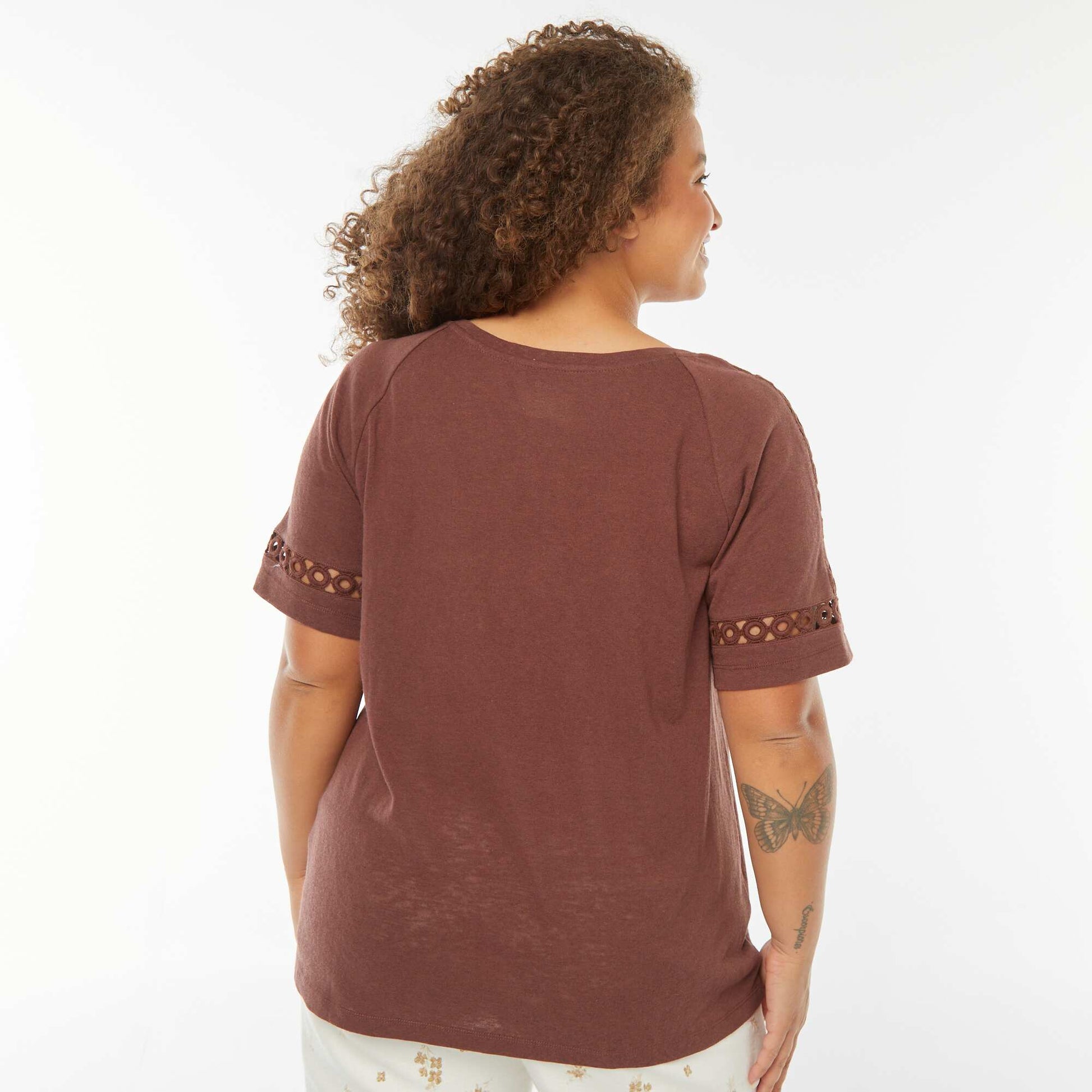 Tee-shirt maille moulinée avec détails macramé MARRON