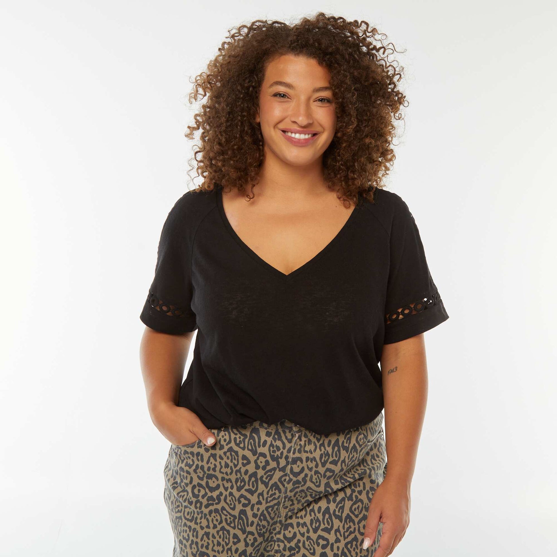 Tee-shirt maille moulinée avec détails macramé NOIR