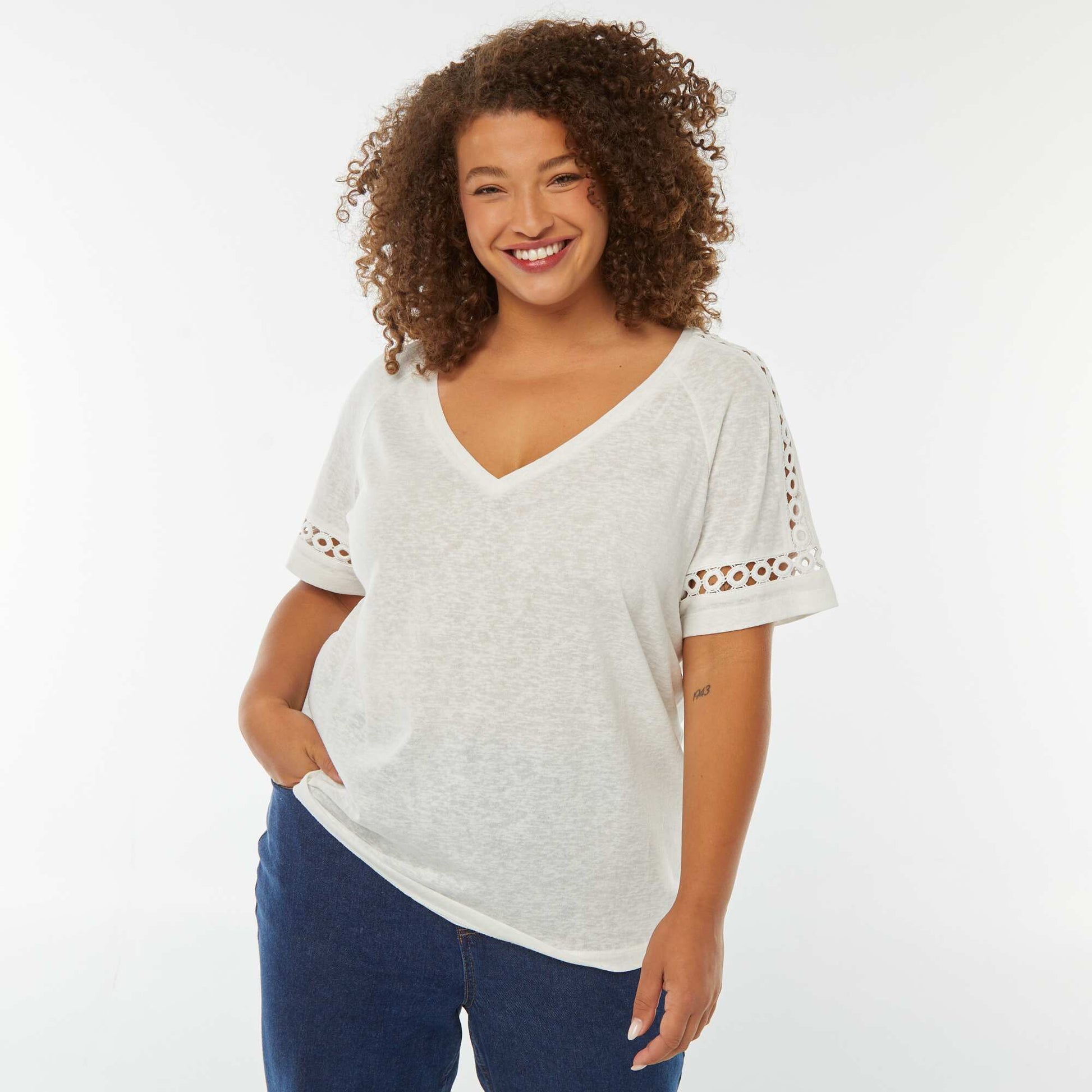 Tee-shirt maille moulinée avec détails macramé BLANC