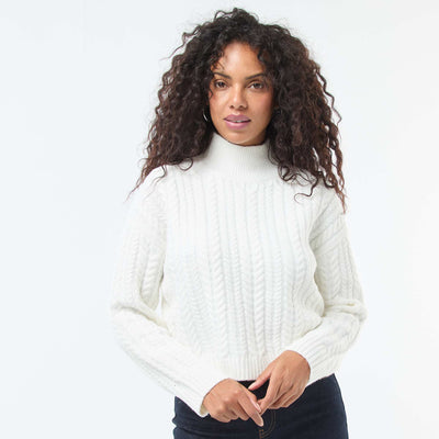 Pull en maille torsade et col montant BLANC