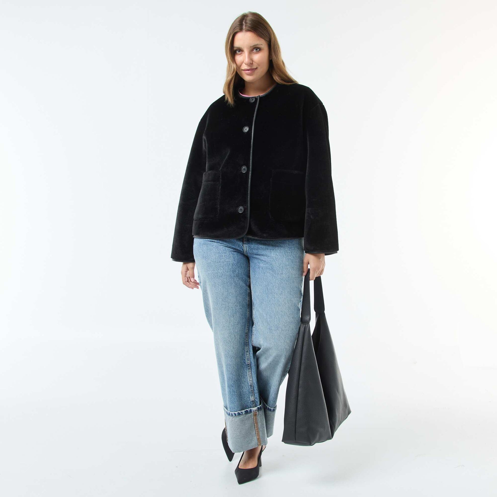 Veste courte en fausse fourrure NOIR