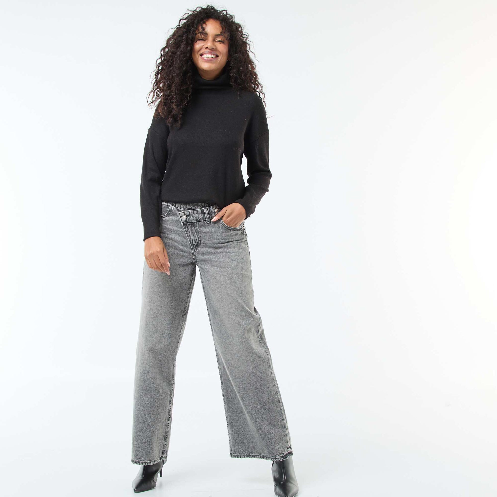 Jean large avec double ouverture boutonnée GRIS