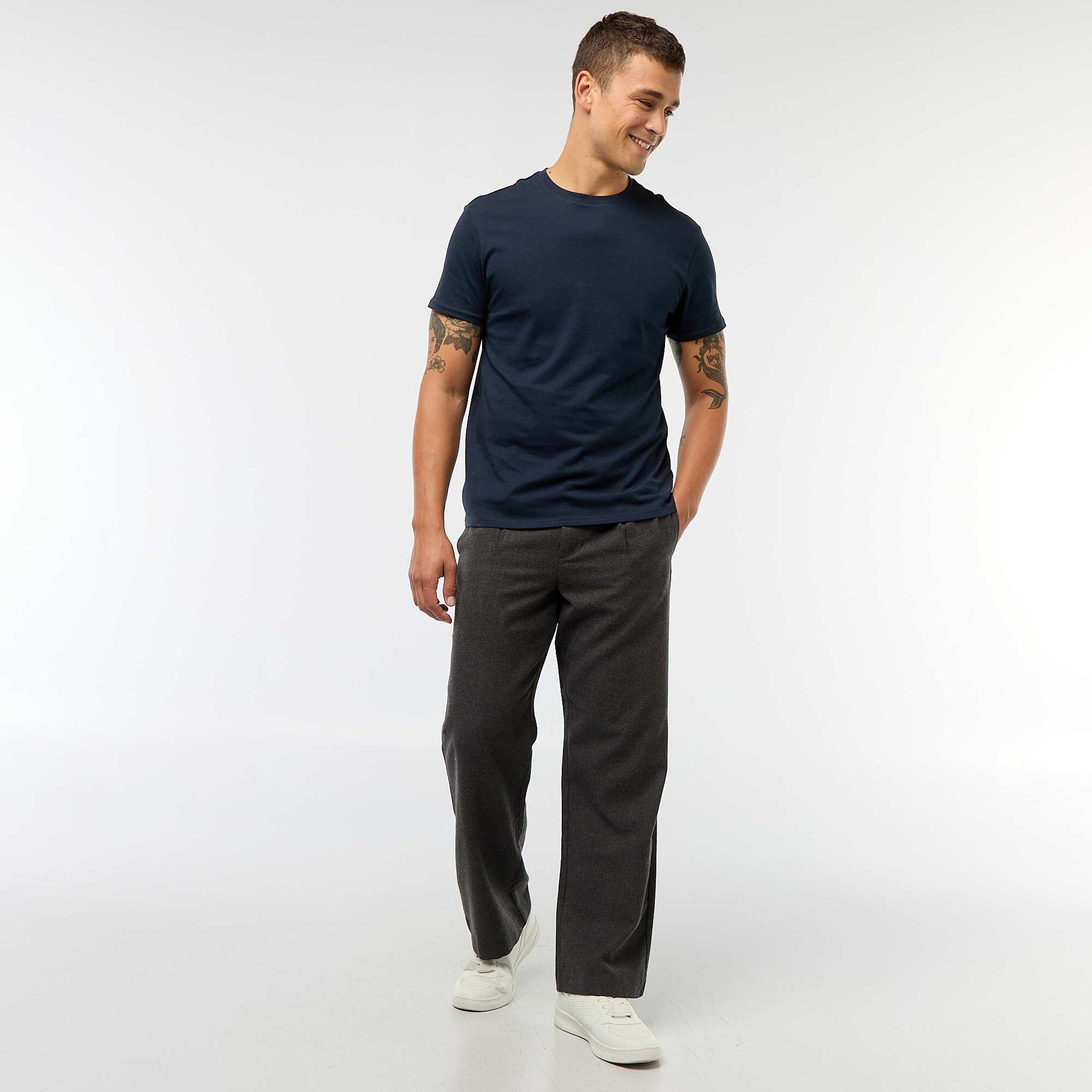 Chino large uni GRIS