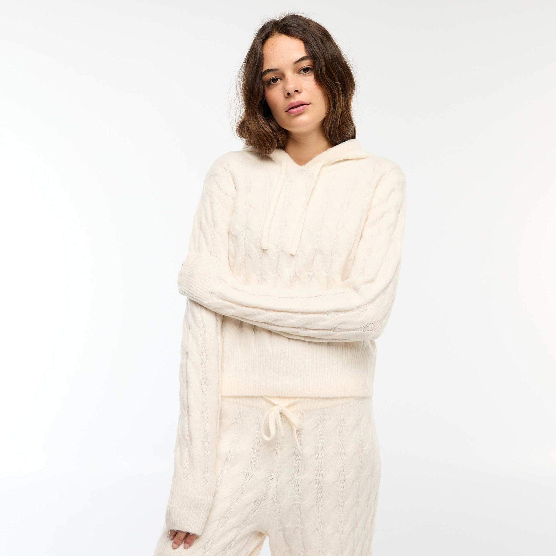 Pull à capuche torsadé ECRU
