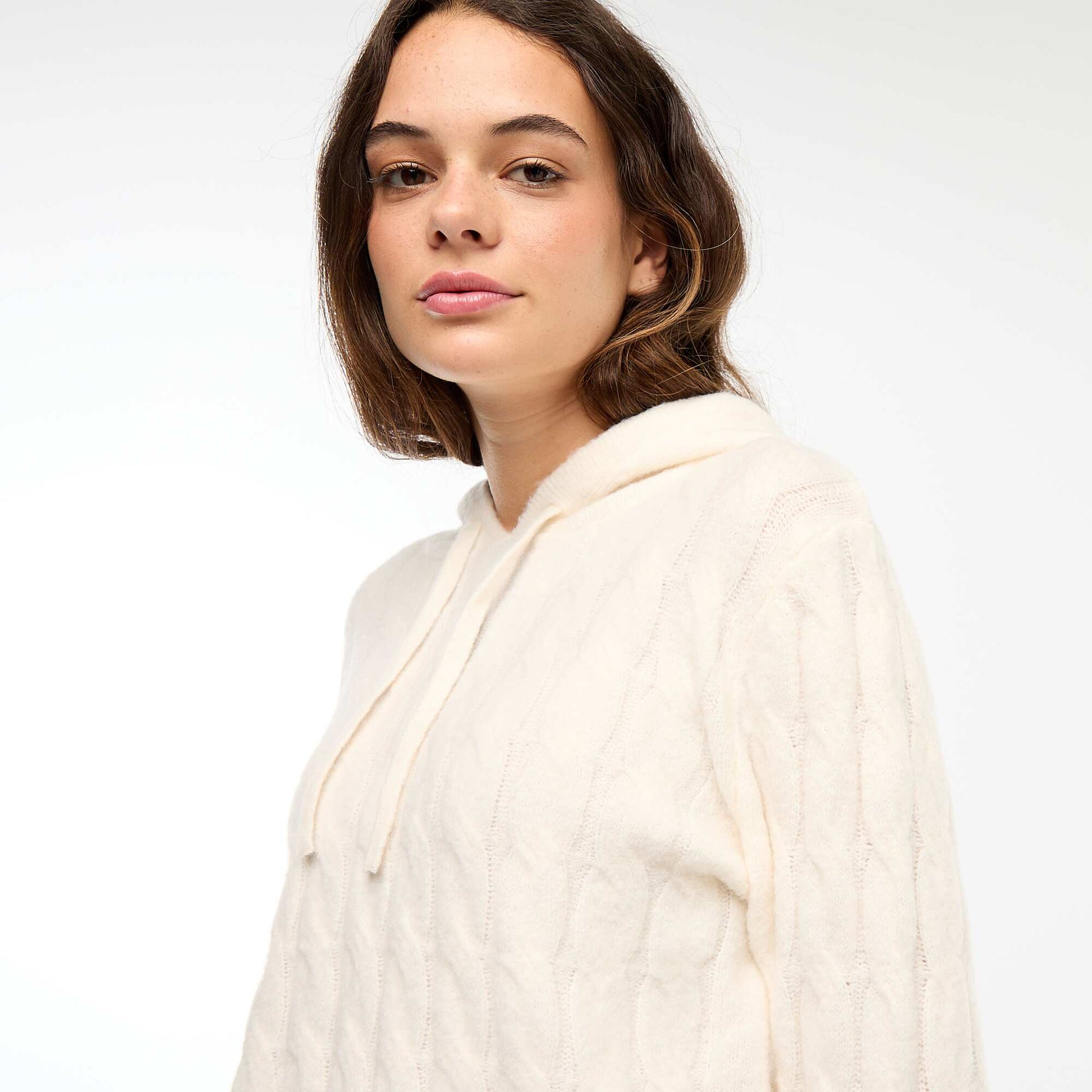 Pull à capuche torsadé ECRU