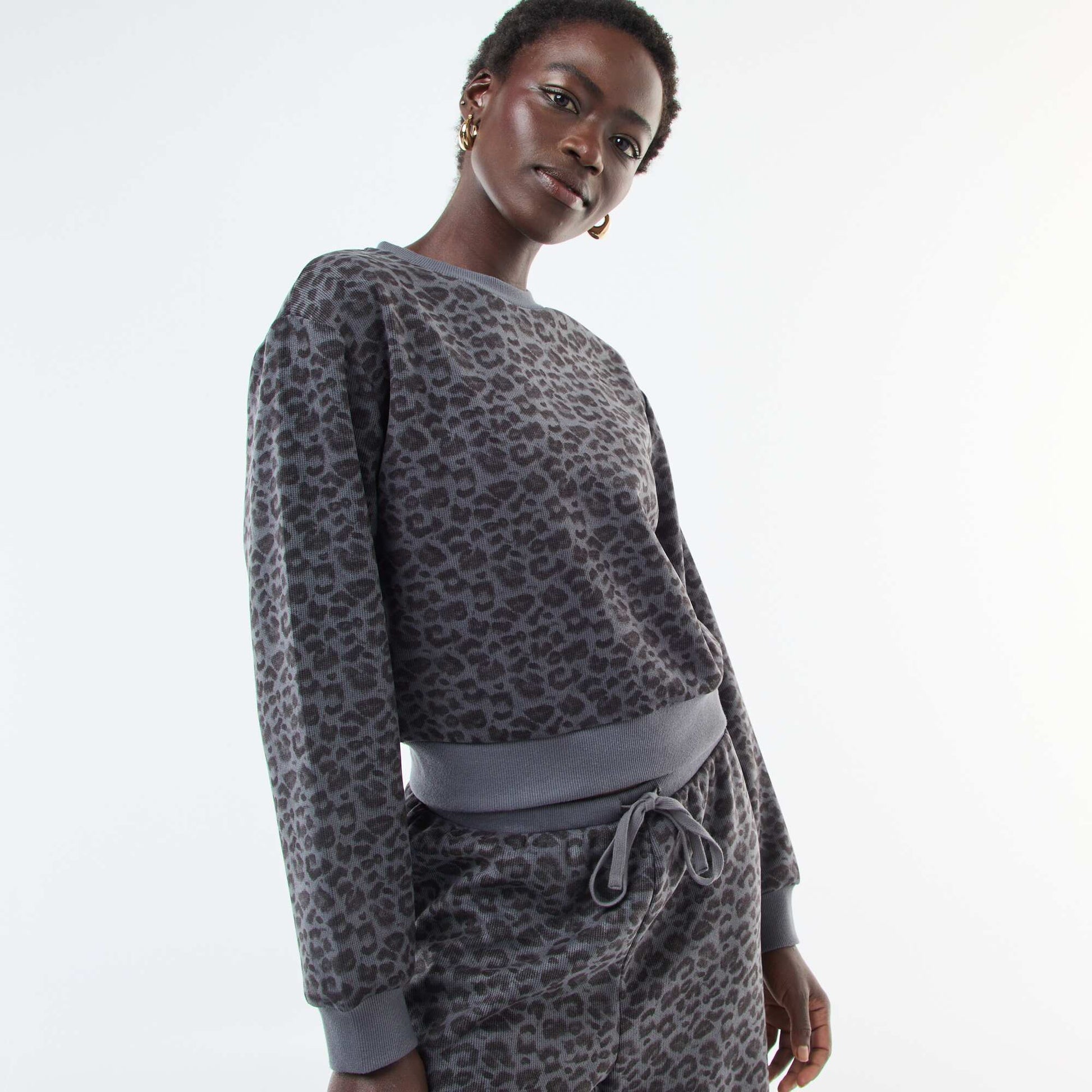 Pull col rond doudou leopard GRIS
