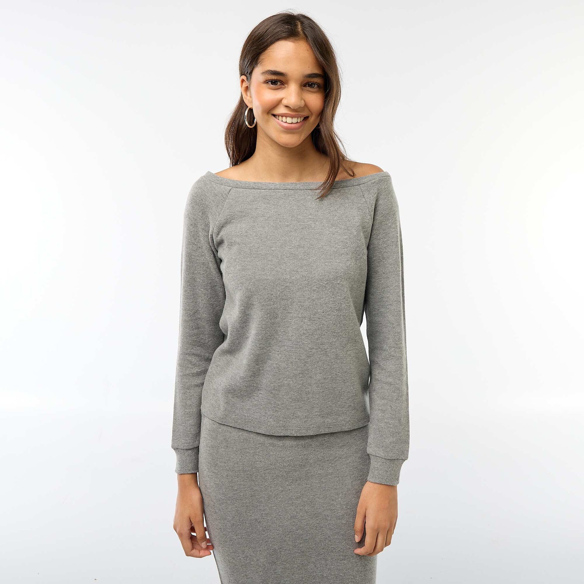 T-shirt en maille doudou avec col bardot GRIS