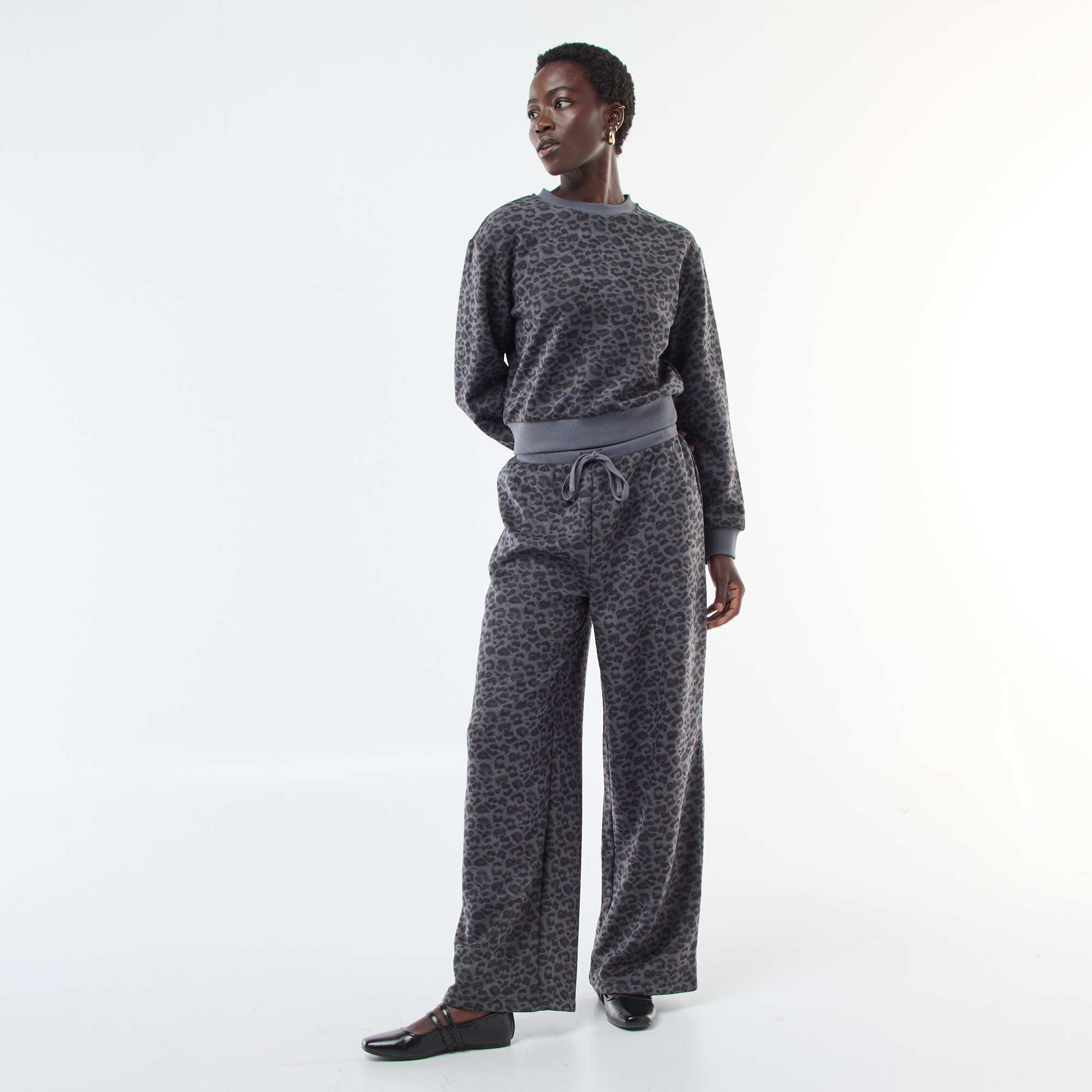 Pantalon large doudou léopard GRIS