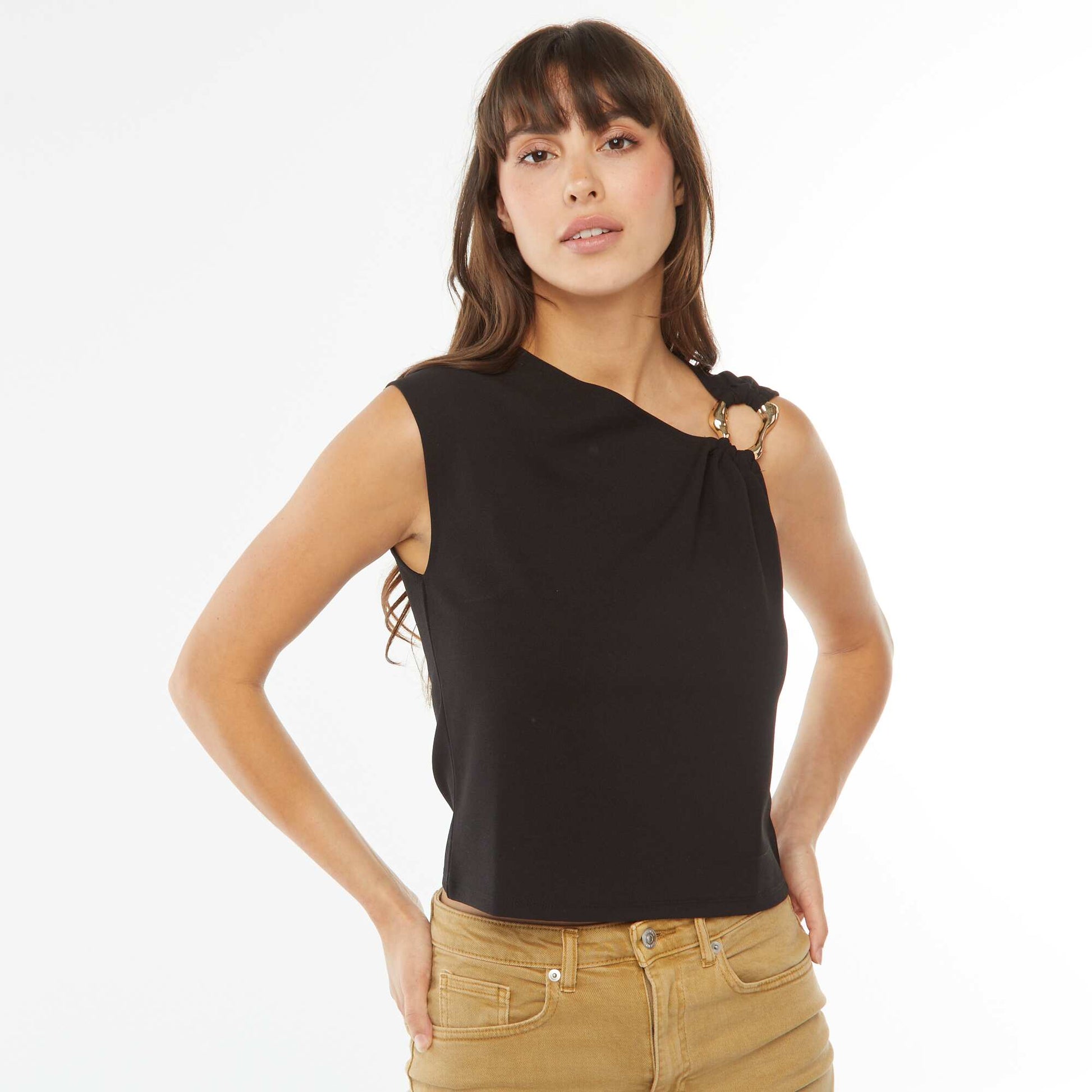 Top asymétrique twisté avec boucle dorée NOIR