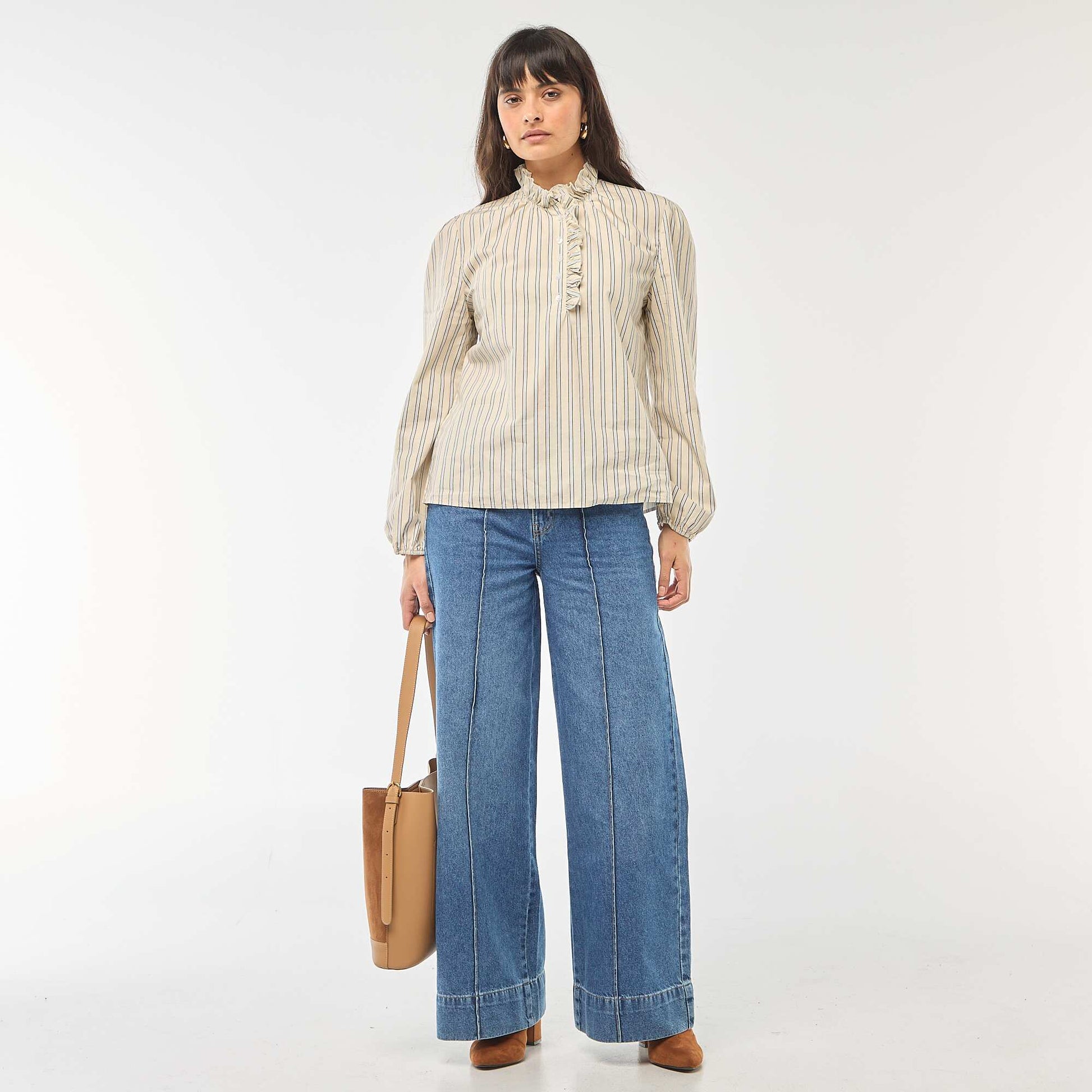 Blouse avec volants au col et à l'ouverture BLANC