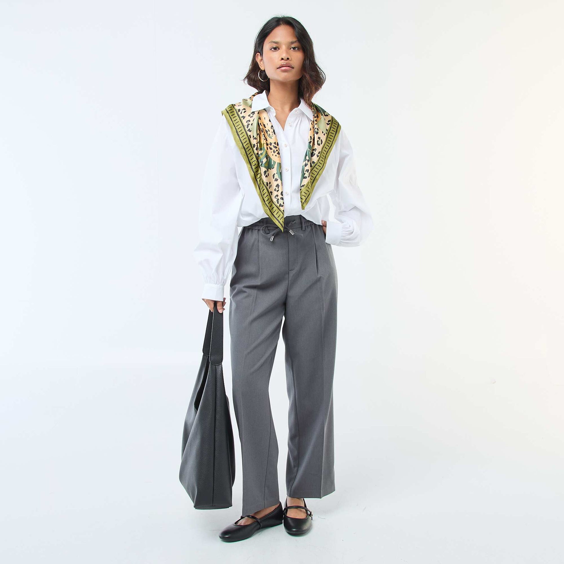 Pantalon coupe large à la taille élastiquée + liens à nouer GRIS