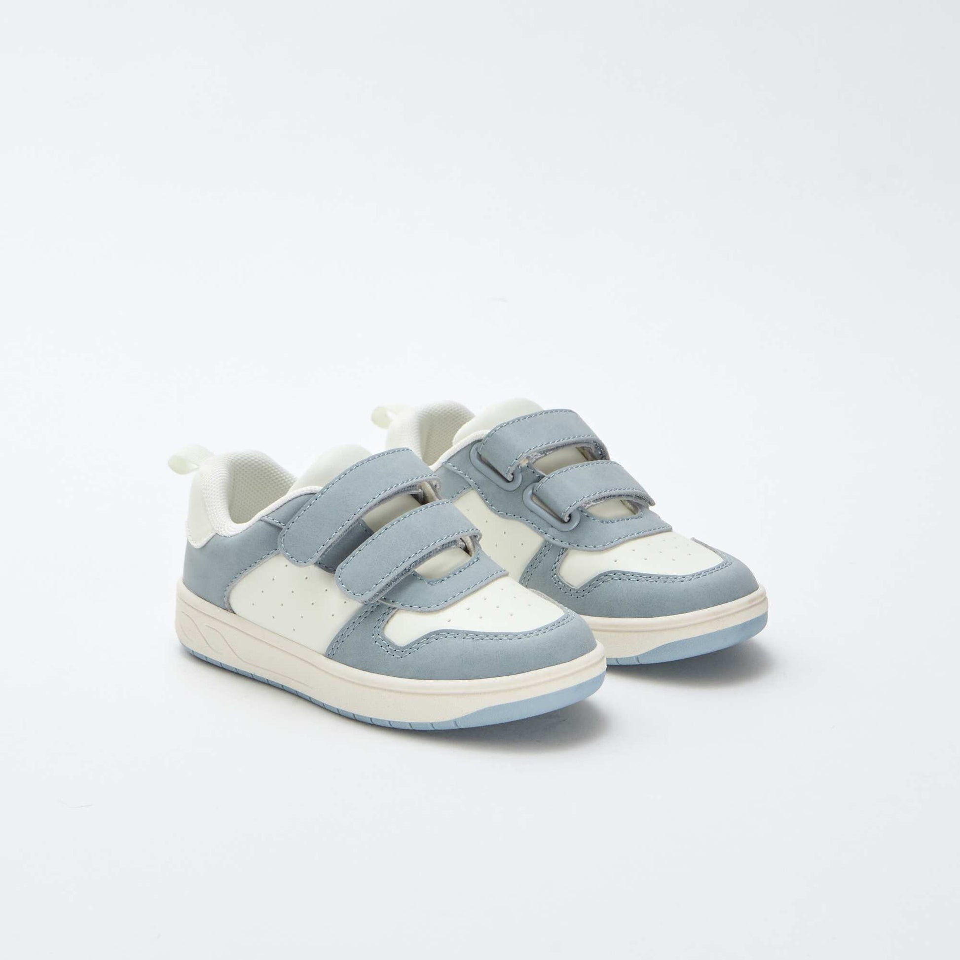 Baskets en simili avec 2 scratchs BLEU