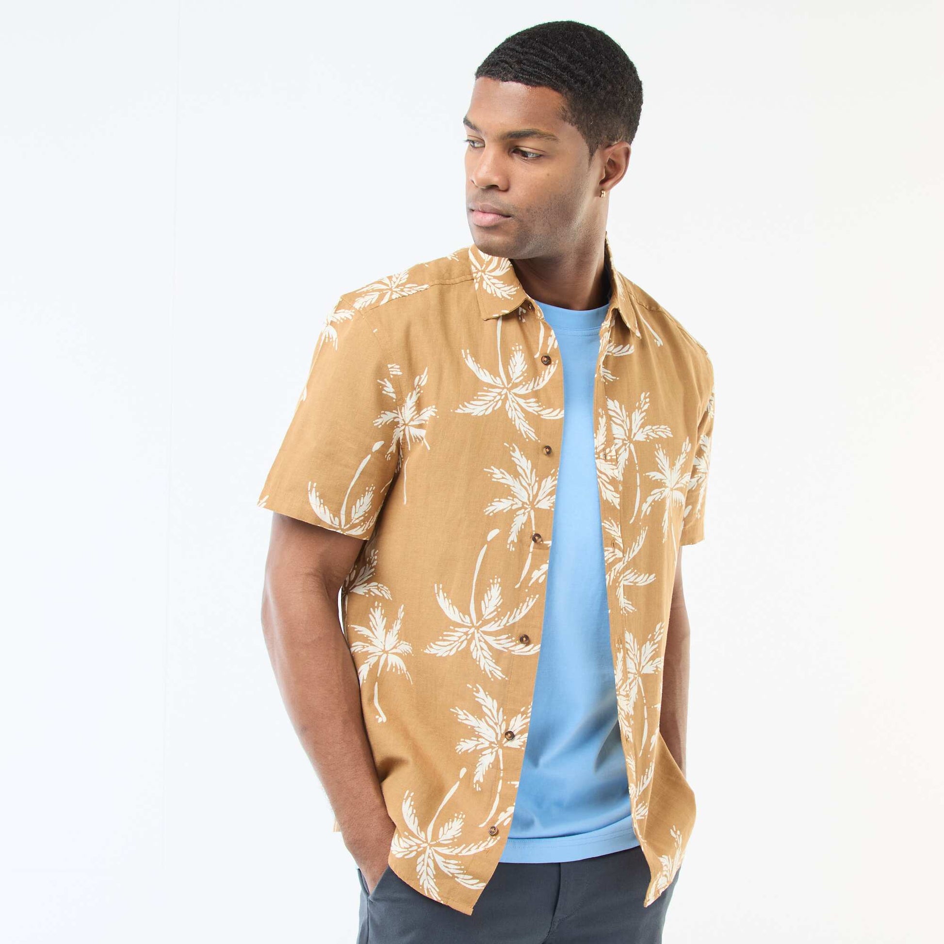Chemise à manches courtes légère avec motif MARRON