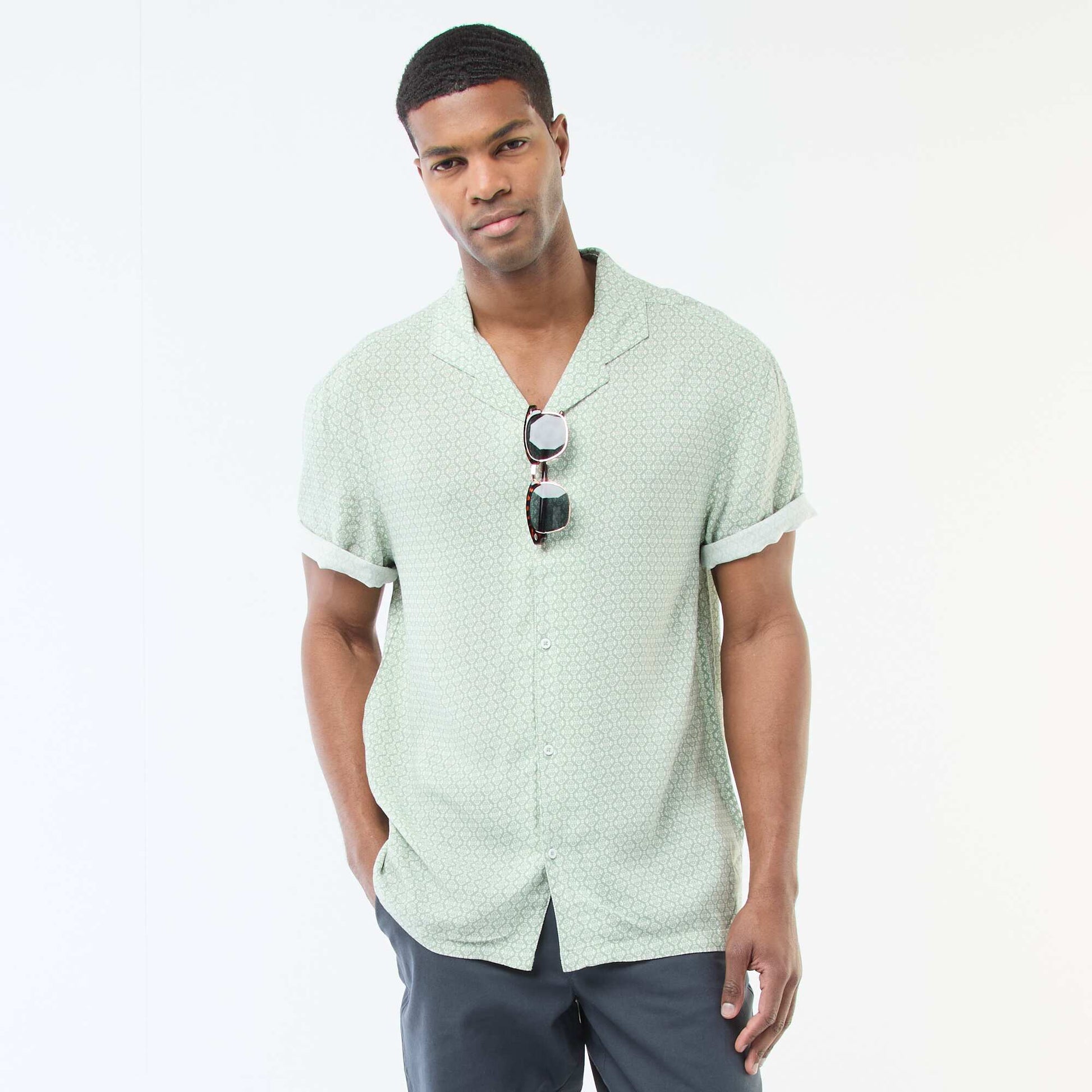 Chemise à manches courtes légère avec motif VERT