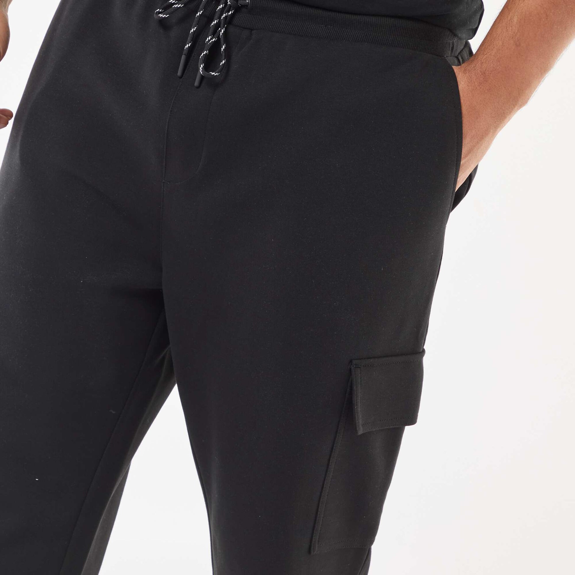 Pantalon bas resserré en coton uni NOIR