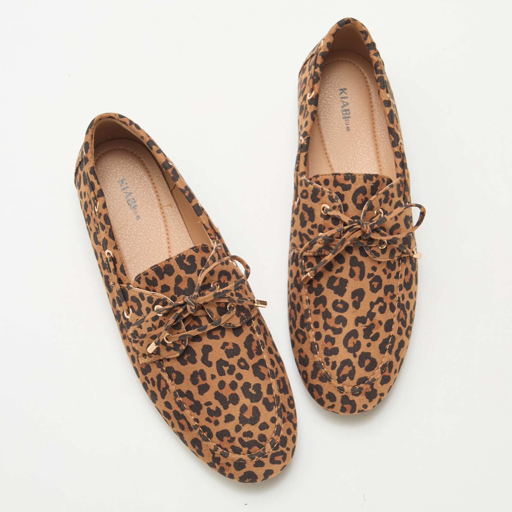Chaussures bateau en léopard MARRON
