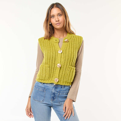 Gilet sans manches avec ouverture à larges boutons martelés VERT