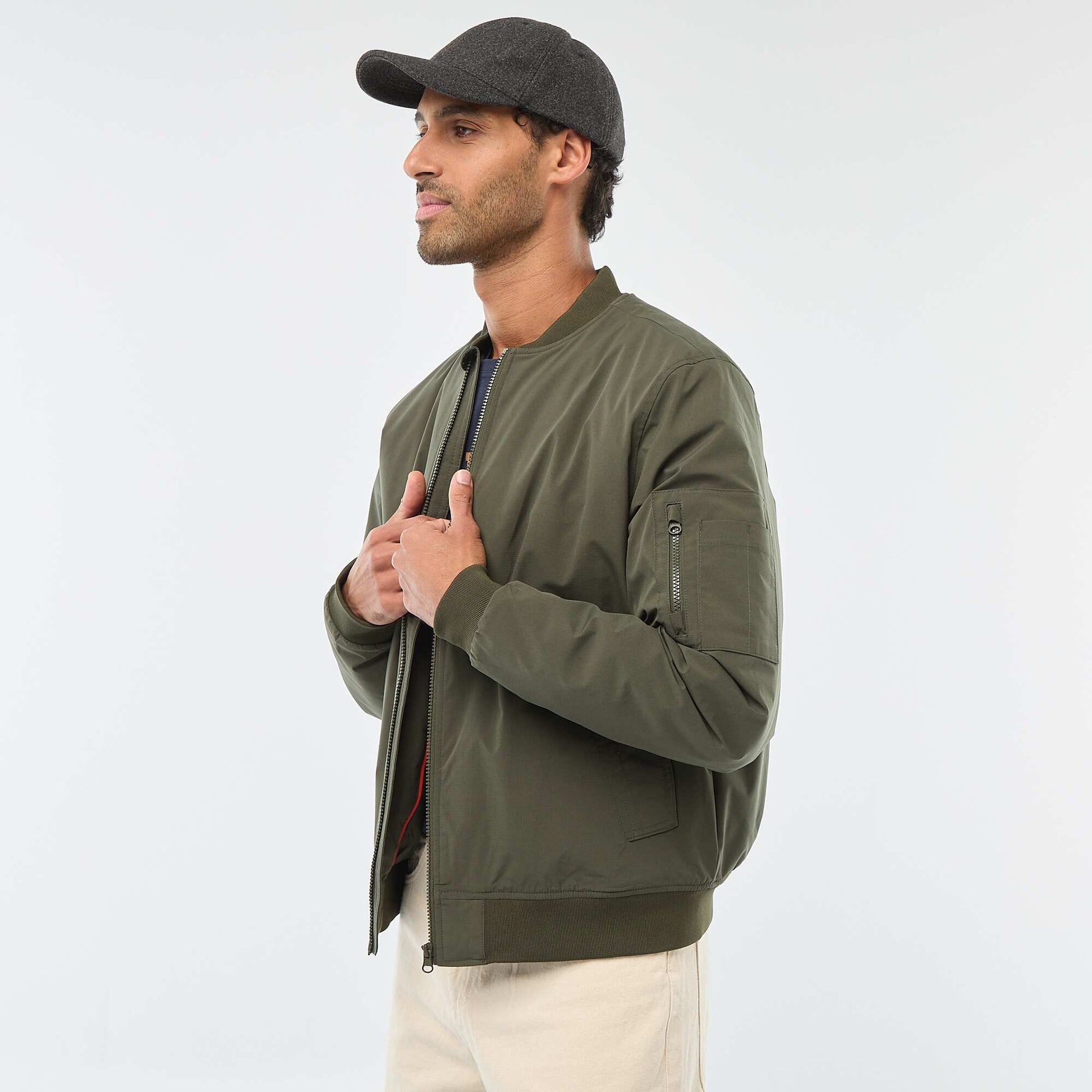Blouson style aviateur avec poche zippée sur la manche KAKI