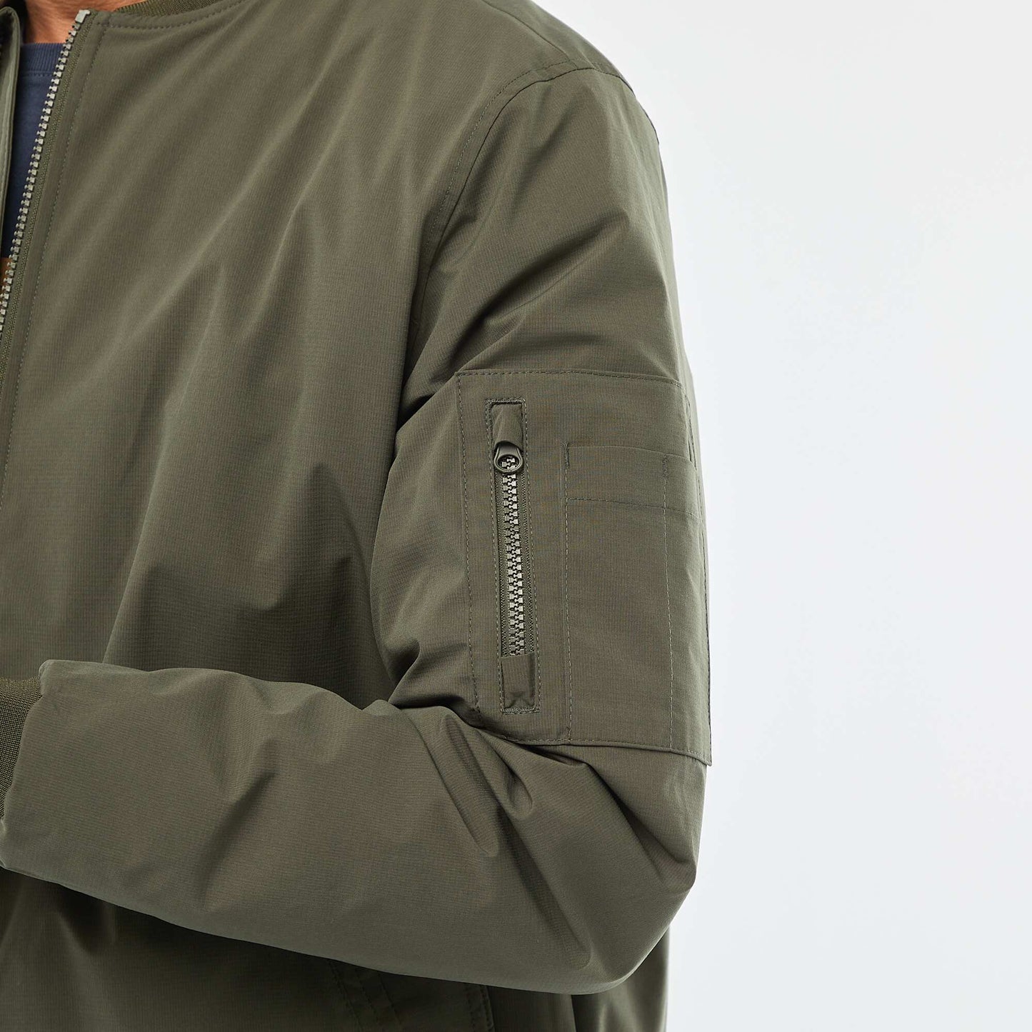 Blouson style aviateur avec poche zippée sur la manche KAKI