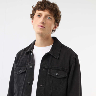 Veste en jean avec poches poitrine NOIR