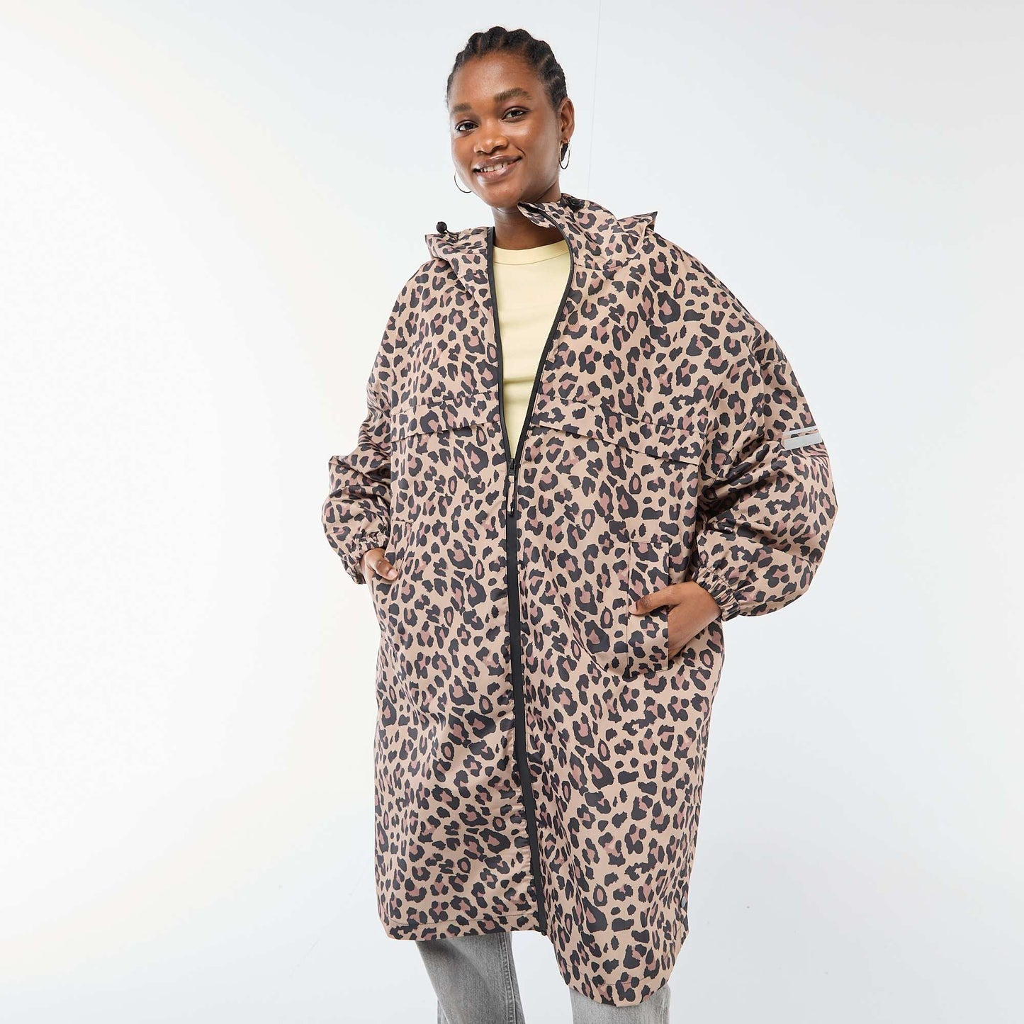 Cape de pluie déperlante avec capuche avec astuce pliage sur elle-même BEIGE