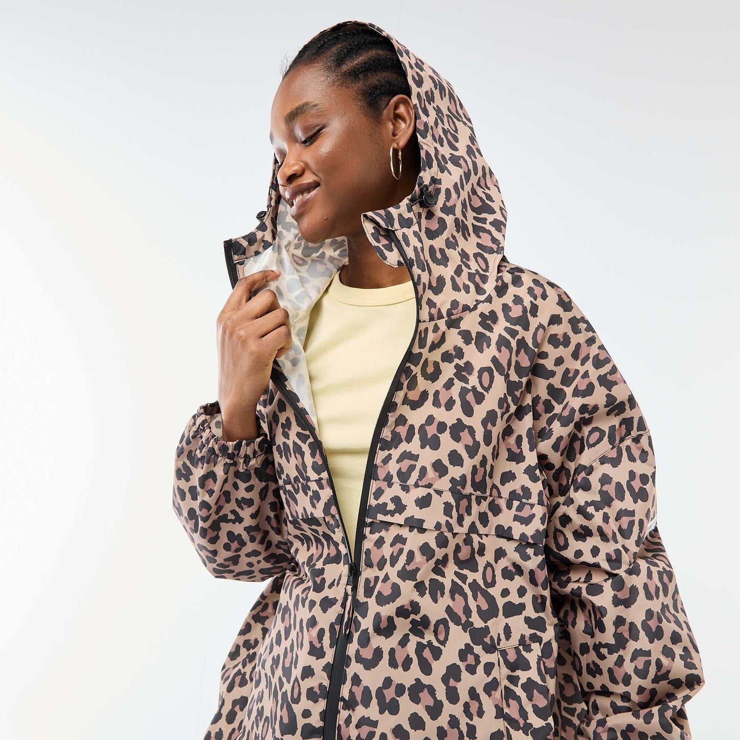 Cape de pluie déperlante avec capuche avec astuce pliage sur elle-même BEIGE