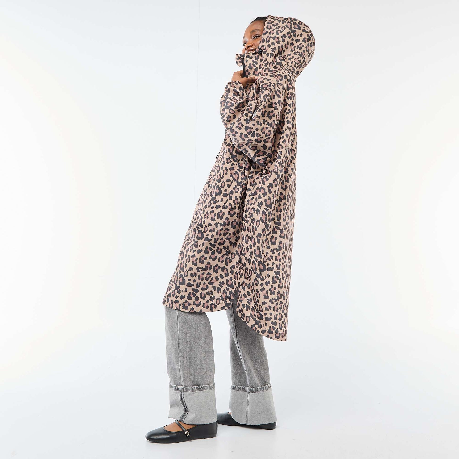 Cape de pluie déperlante avec capuche avec astuce pliage sur elle-même BEIGE