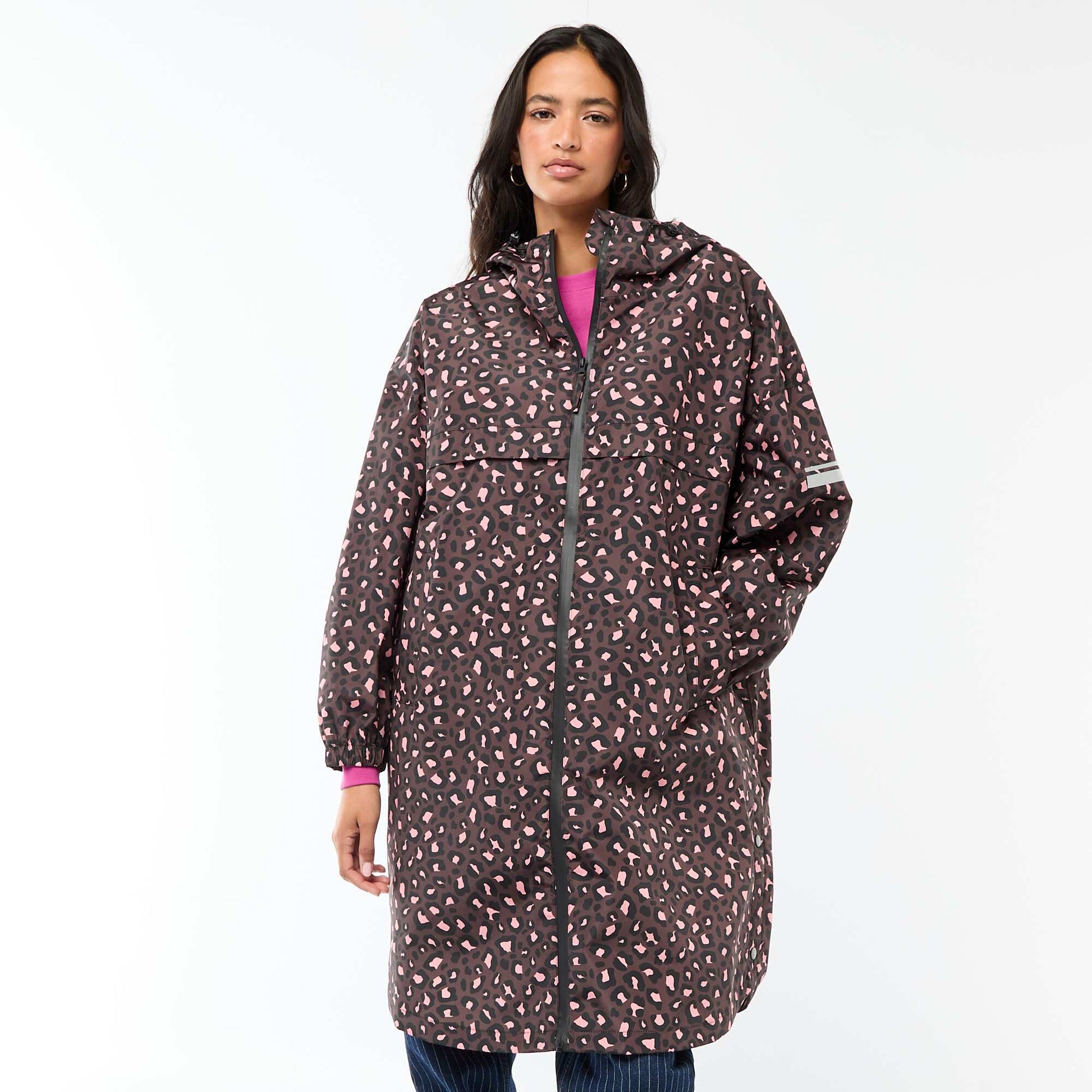 Cape de pluie déperlante avec capuche avec astuce pliage sur elle-même MARRON