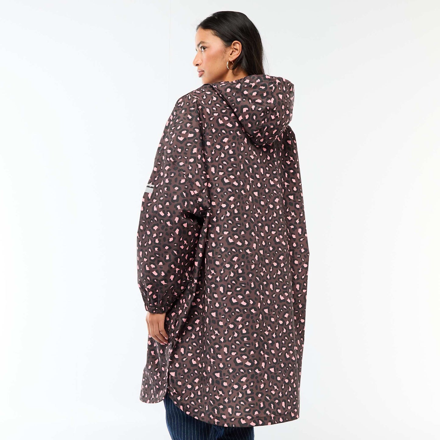 Cape de pluie déperlante avec capuche avec astuce pliage sur elle-même MARRON