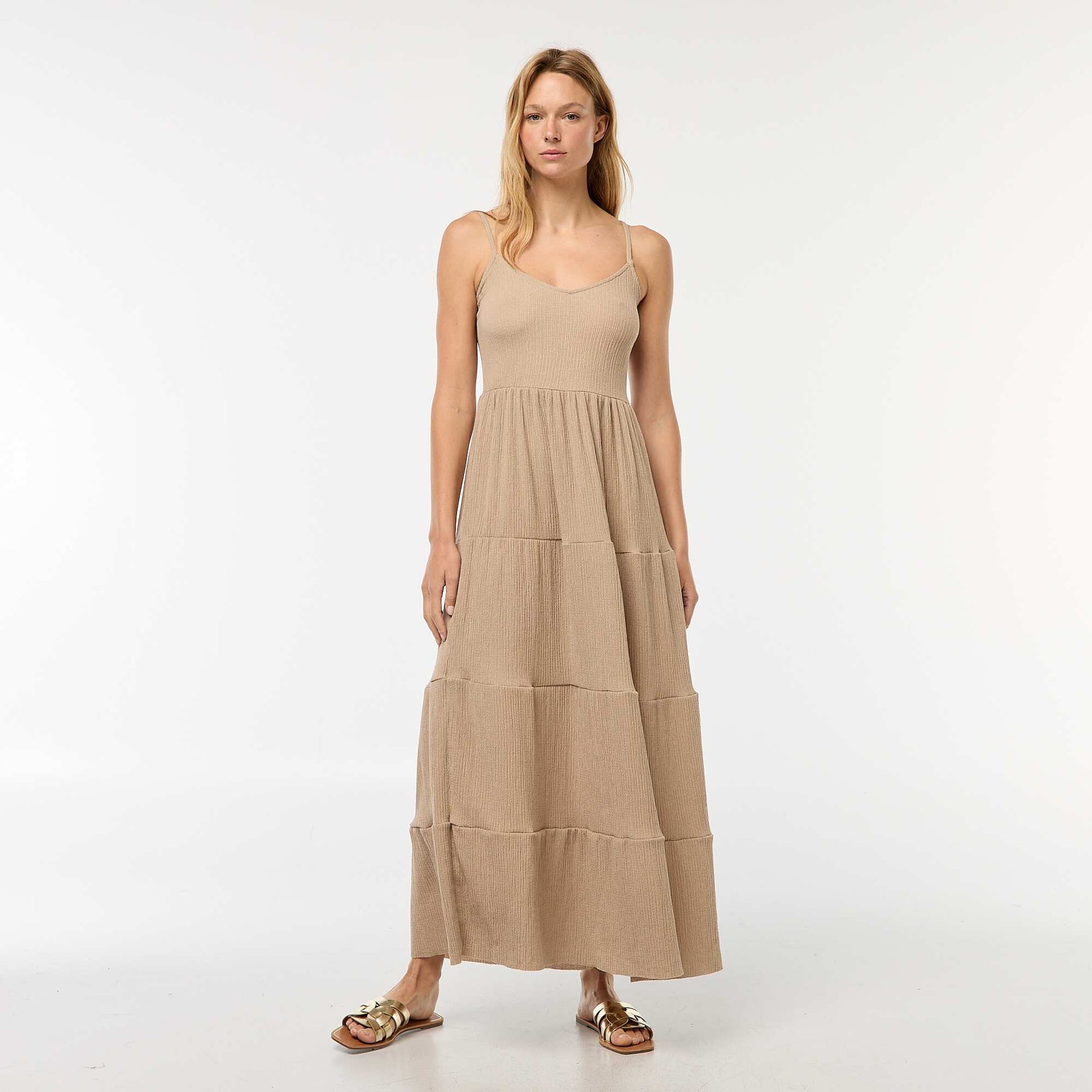 Robe longue gaufrée à étages TAUPE