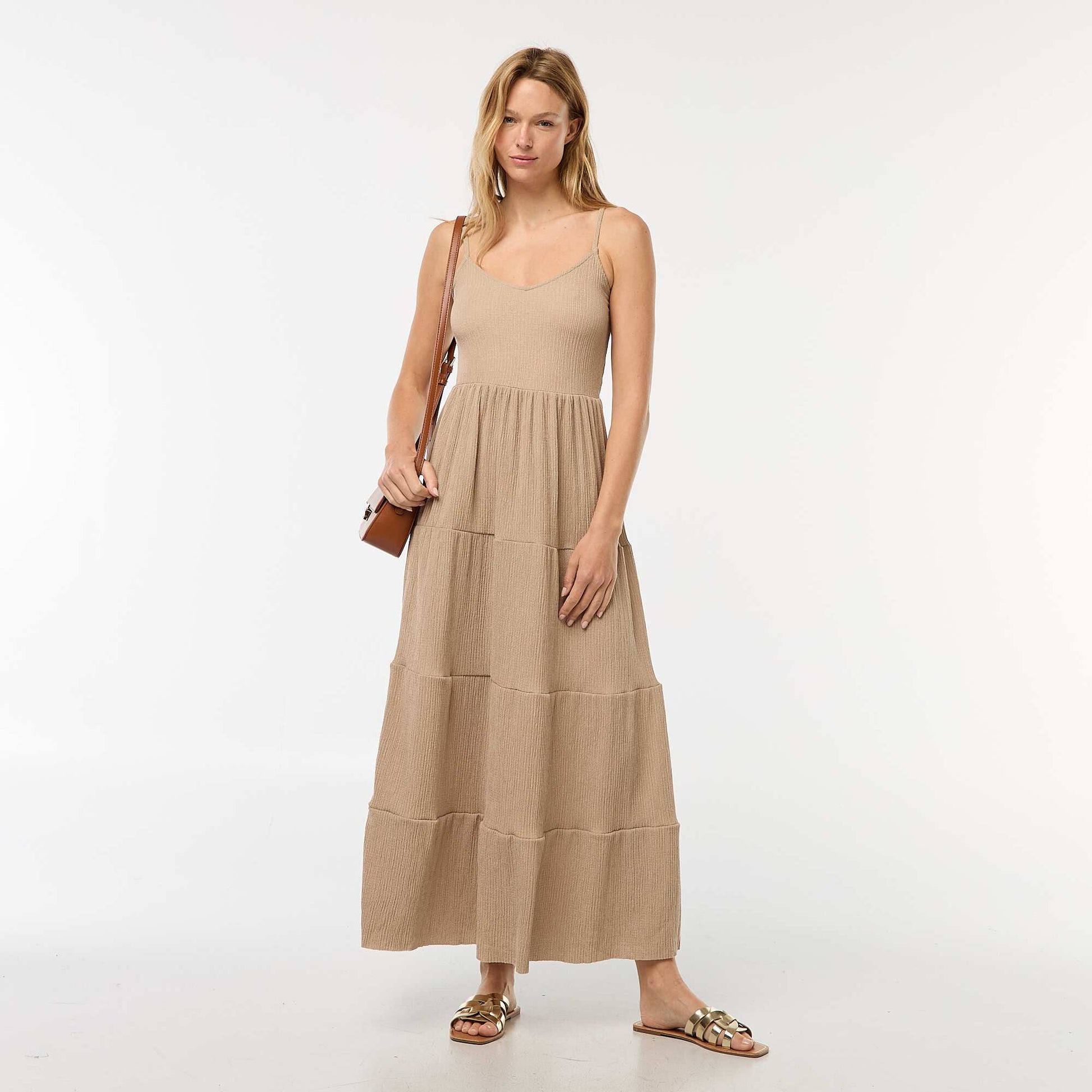 Robe longue gaufrée à étages TAUPE