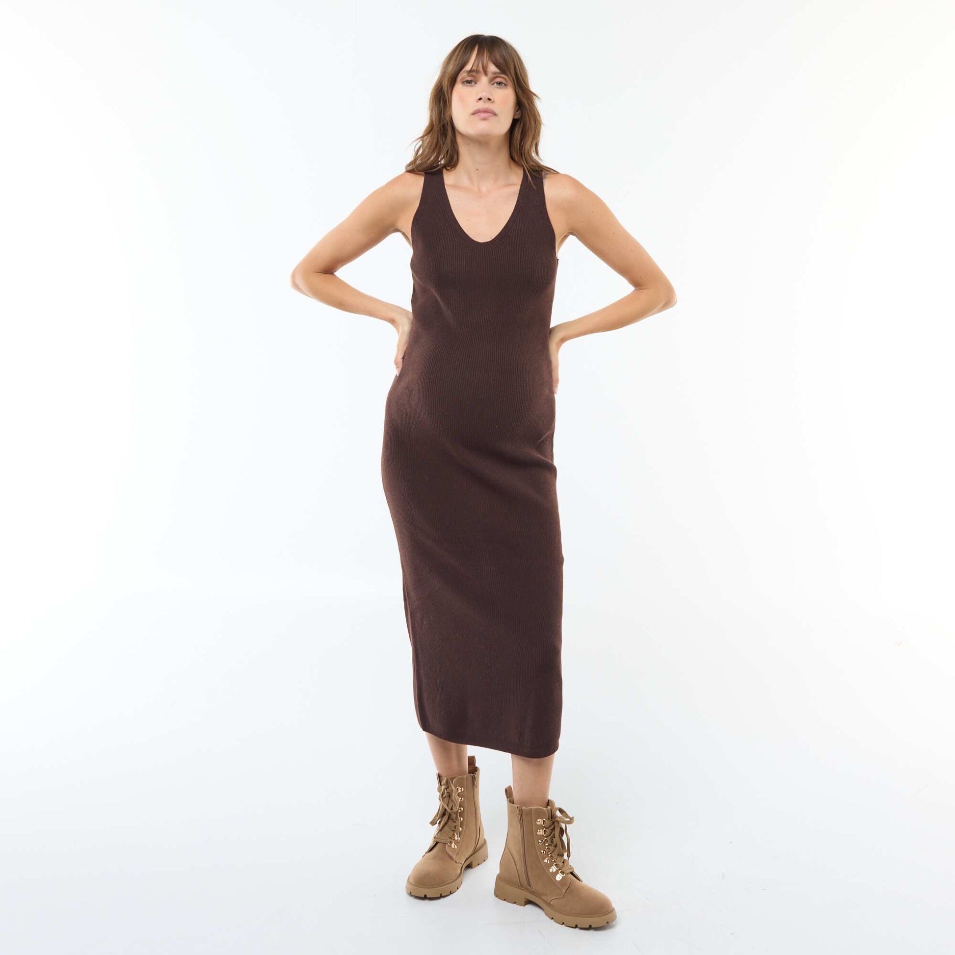 Robe midi côtelée + pull cropped de maternité MARRON