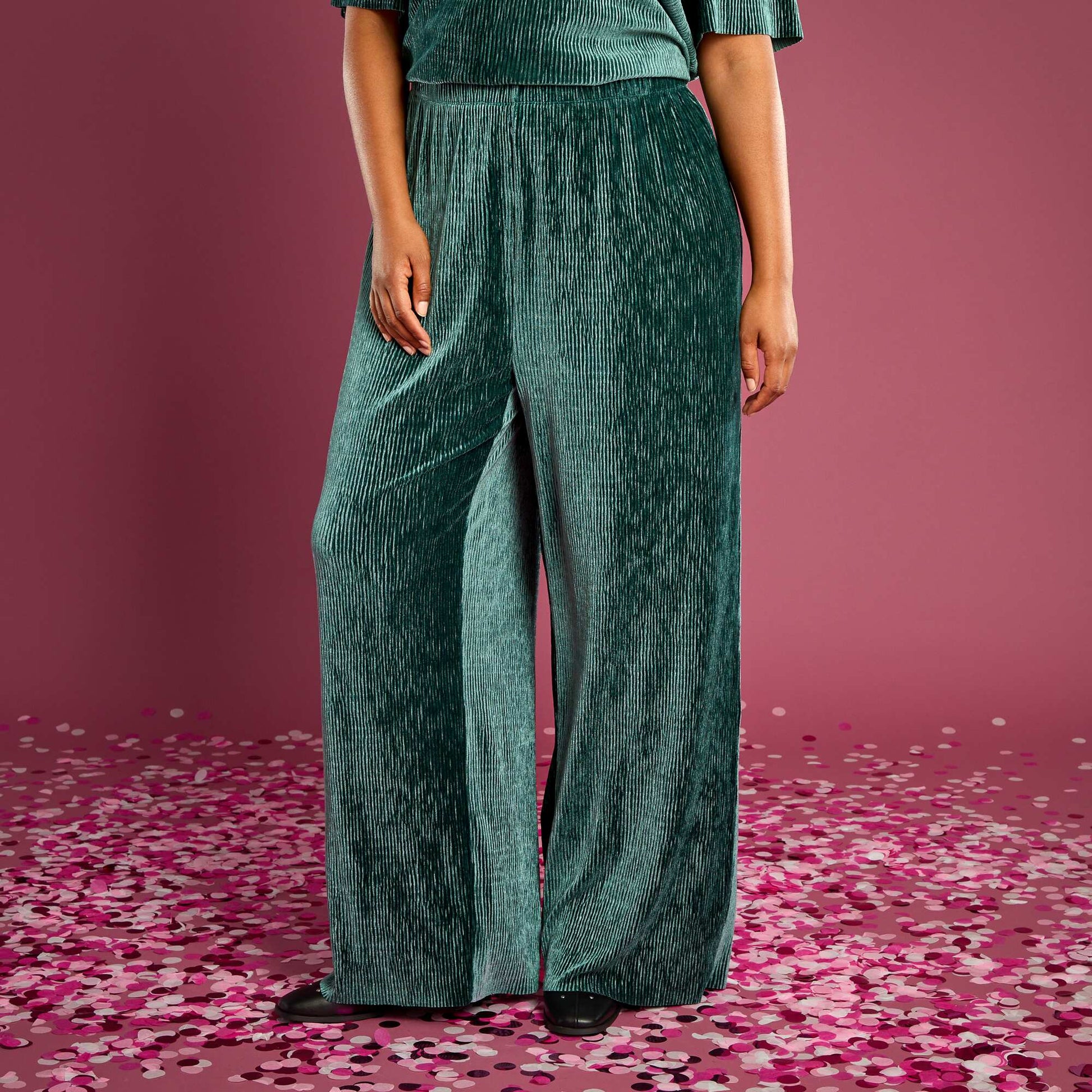 Pantalon large en velours côtelé uni VERT
